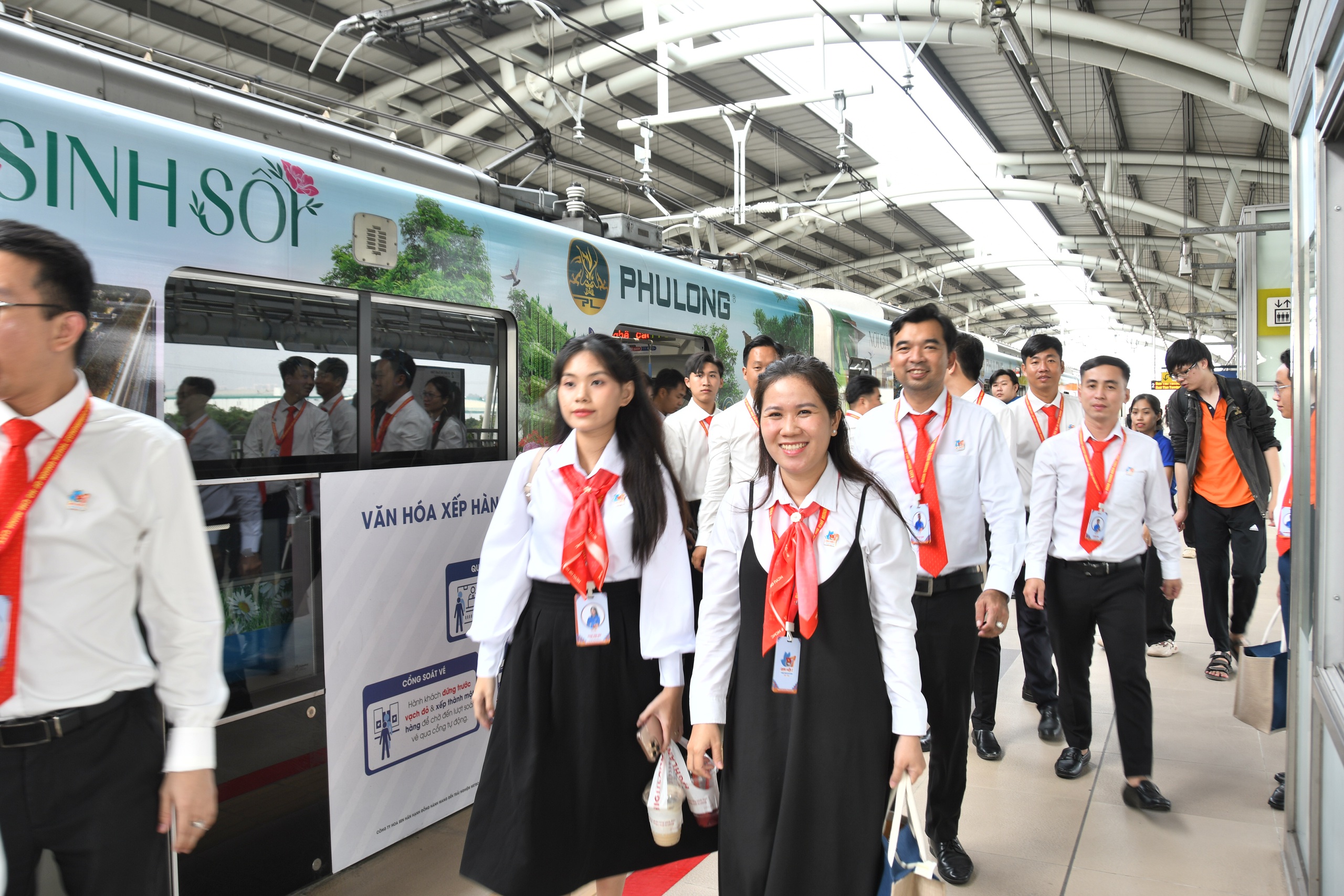 500 đại biểu di chuyển bằng metro dự Đại hội Đo&agrave;n TP.HCM - Ảnh 12.