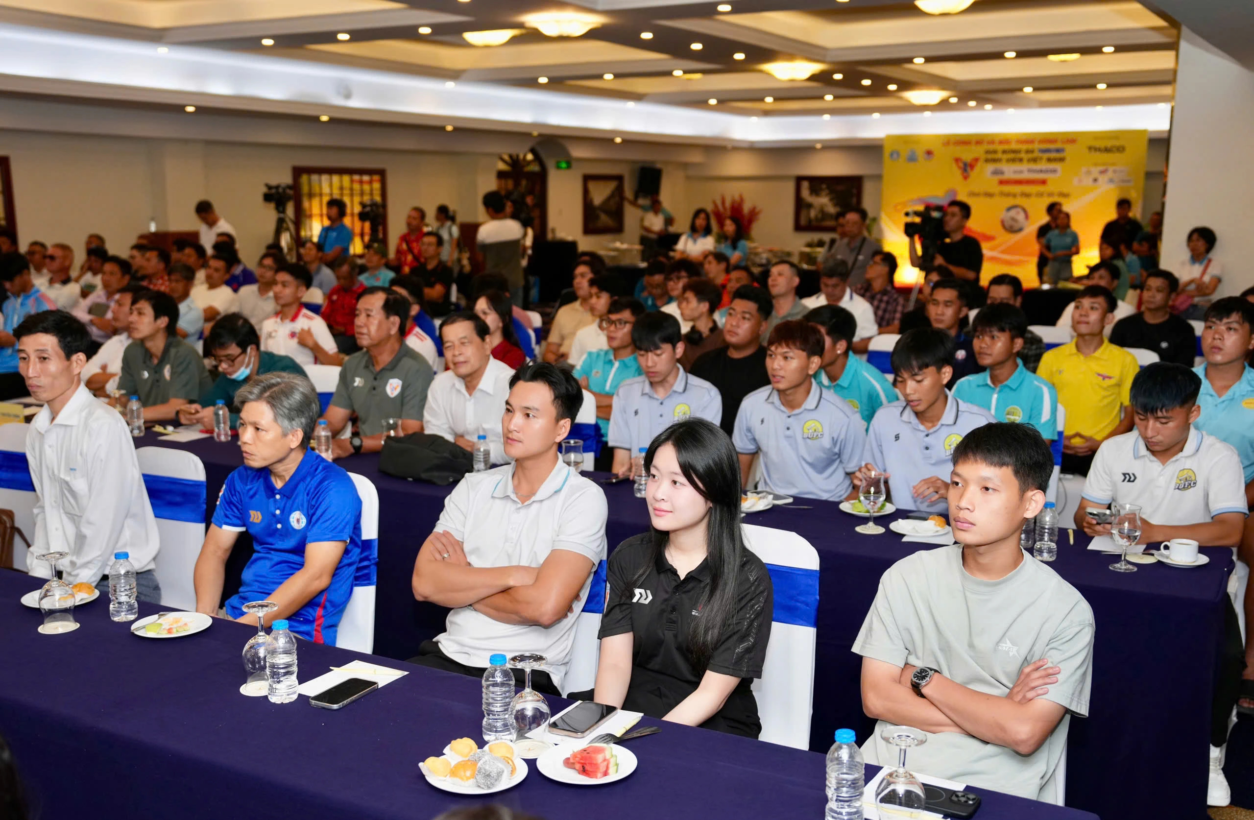 TNSV THACO cup 2026: Tiếp nối th&agrave;nh c&ocirc;ng rực rỡ của b&oacute;ng đ&aacute; Việt Nam- Ảnh 10.