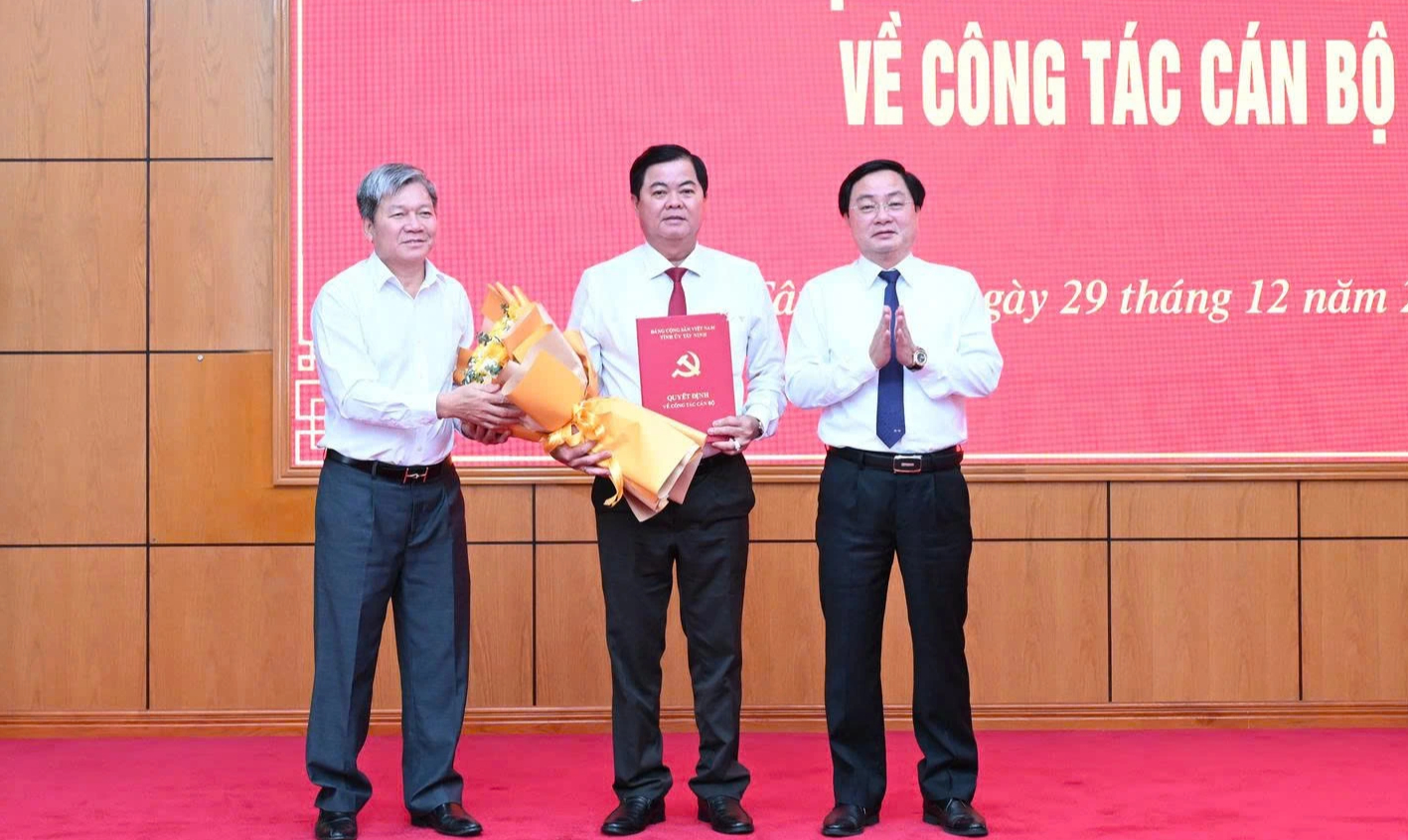 Tây Ninh có tân Chủ nhiệm Ủy ban Kiểm tra Tỉnh ủy luân chuyển từ Vĩnh Long- Ảnh 1.