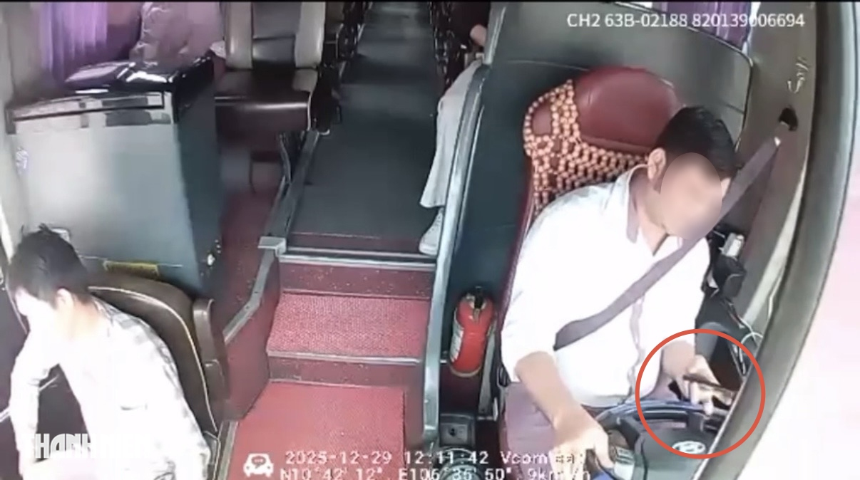 CSGT TP.HCM chỉ ra lỗi phổ biến khiến t&agrave;i xế chở kh&aacute;ch bị phạt nặng- Ảnh 4.