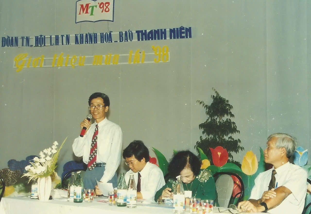 Giới thiệu mùa thi 1998: Chương trình đầu tiên thỏa mãn cơn khát thông tin tuyển sinh - Ảnh 1. Giới thiệu mùa thi 1998: Chương trình đầu tiên thỏa mãn cơn khát thông tin tuyển sinh - Ảnh 1.