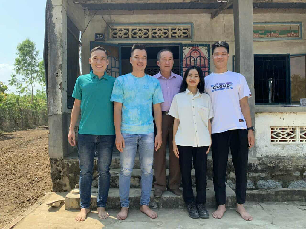 K&yacute; ức từ thiện b&aacute;o Thanh Ni&ecirc;n: H&agrave;nh tr&igrave;nh gi&uacute;p đỡ người ngh&egrave;o ở T&aacute;nh Linh - Ảnh 1.