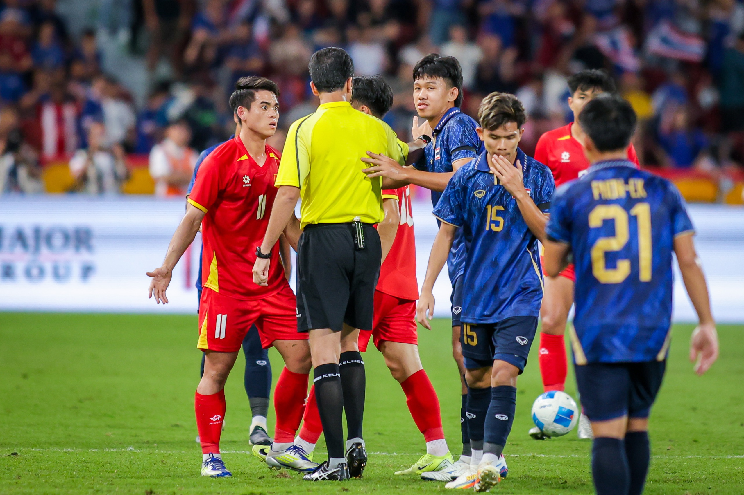 Những nỗi đau của bóng đá Thái Lan tiếp tục bị 'mổ xẻ', đội U.23 lại gặp tai họa- Ảnh 3.