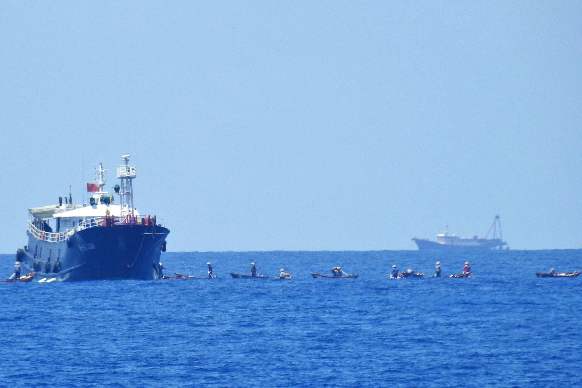 Bảo vệ chủ quyền quốc gia từ thực địa đến mặt trận th&ocirc;ng tin- Ảnh 1.