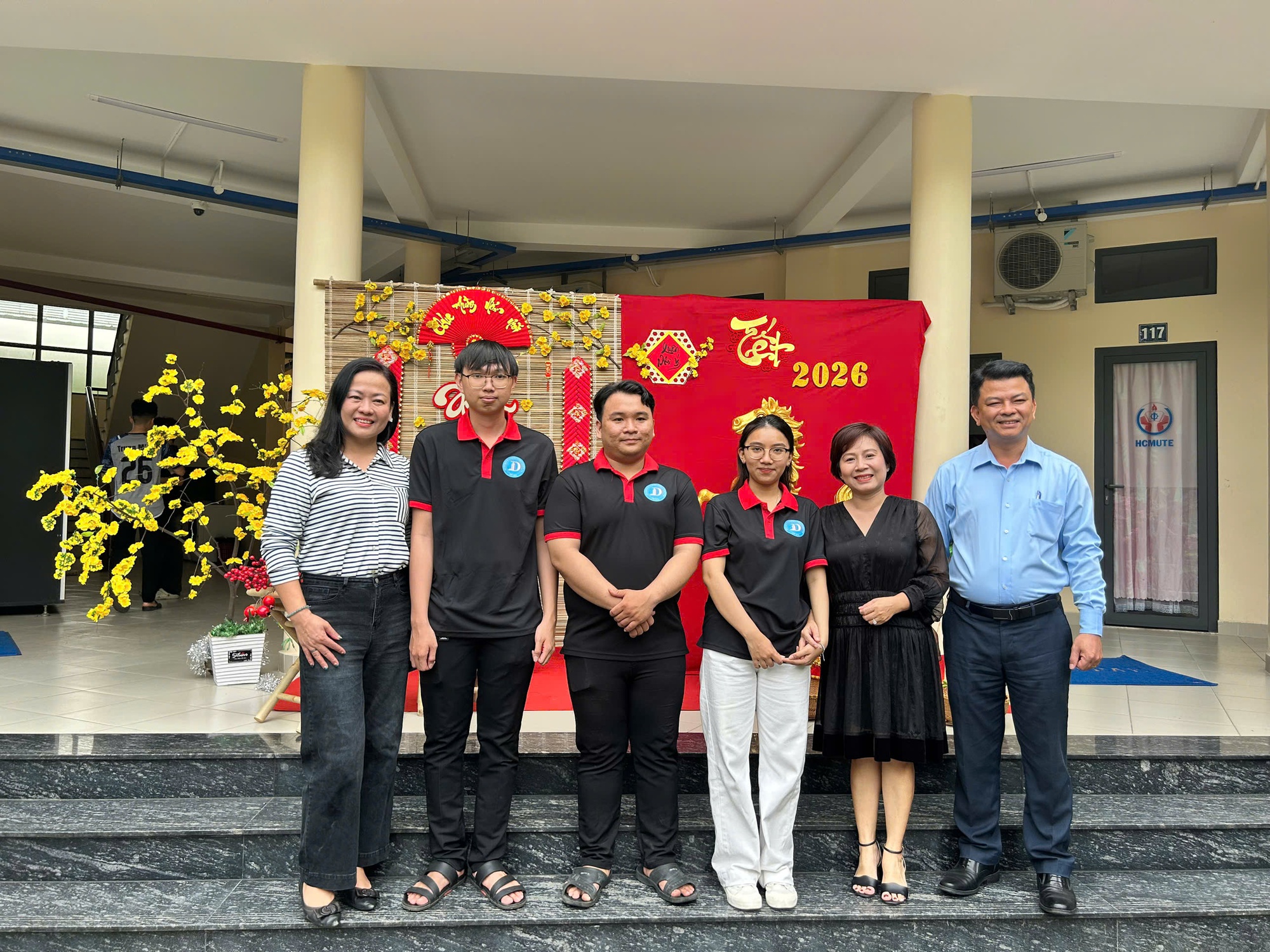 G&oacute;c sống vội: Trường cho sinh vi&ecirc;n g&oacute;i b&aacute;nh t&eacute;t đ&oacute;n tết từ th&aacute;ng 12 để bớt&hellip; c&ocirc; đơn- Ảnh 9.