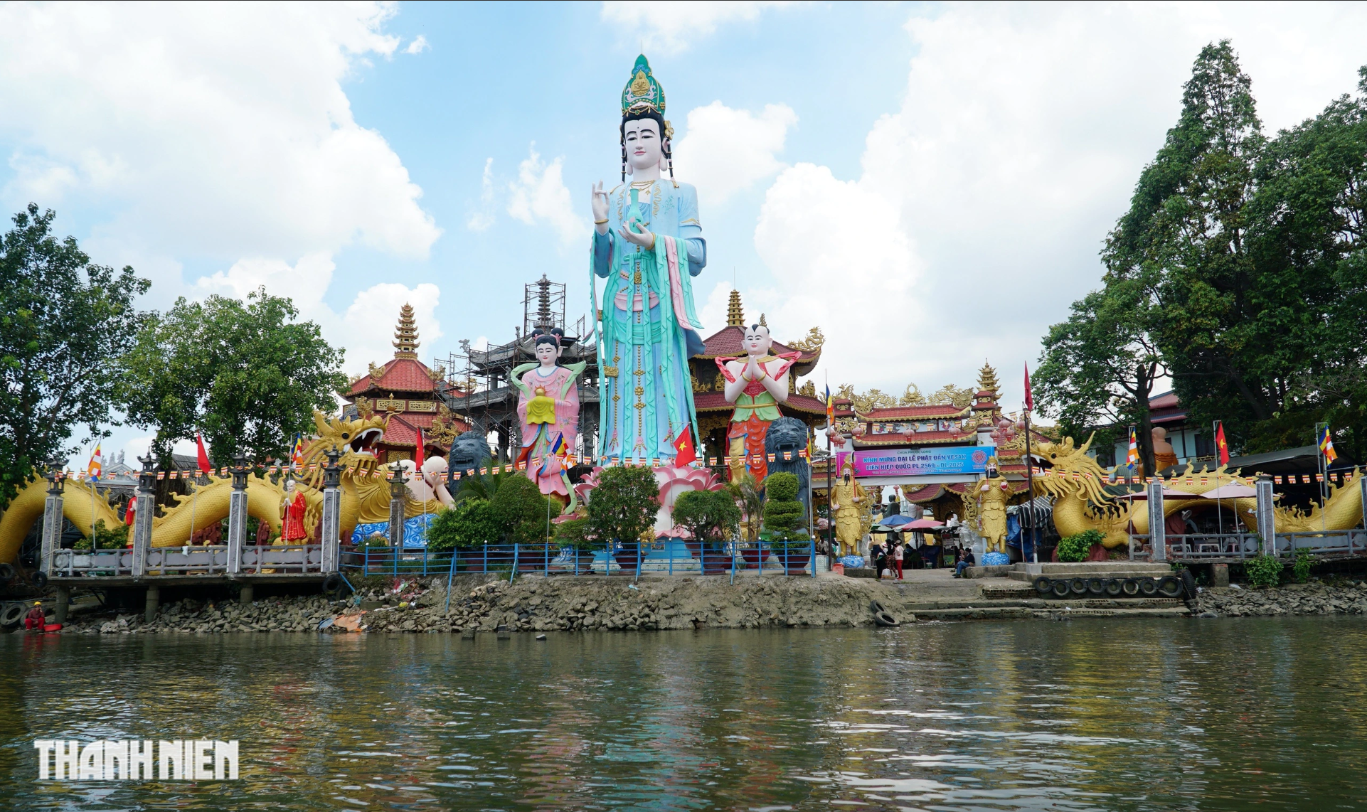 Năm 2025, những ngôi chùa đặc biệt được phật tử yêu mến tại TP.HCM - Ảnh 2.