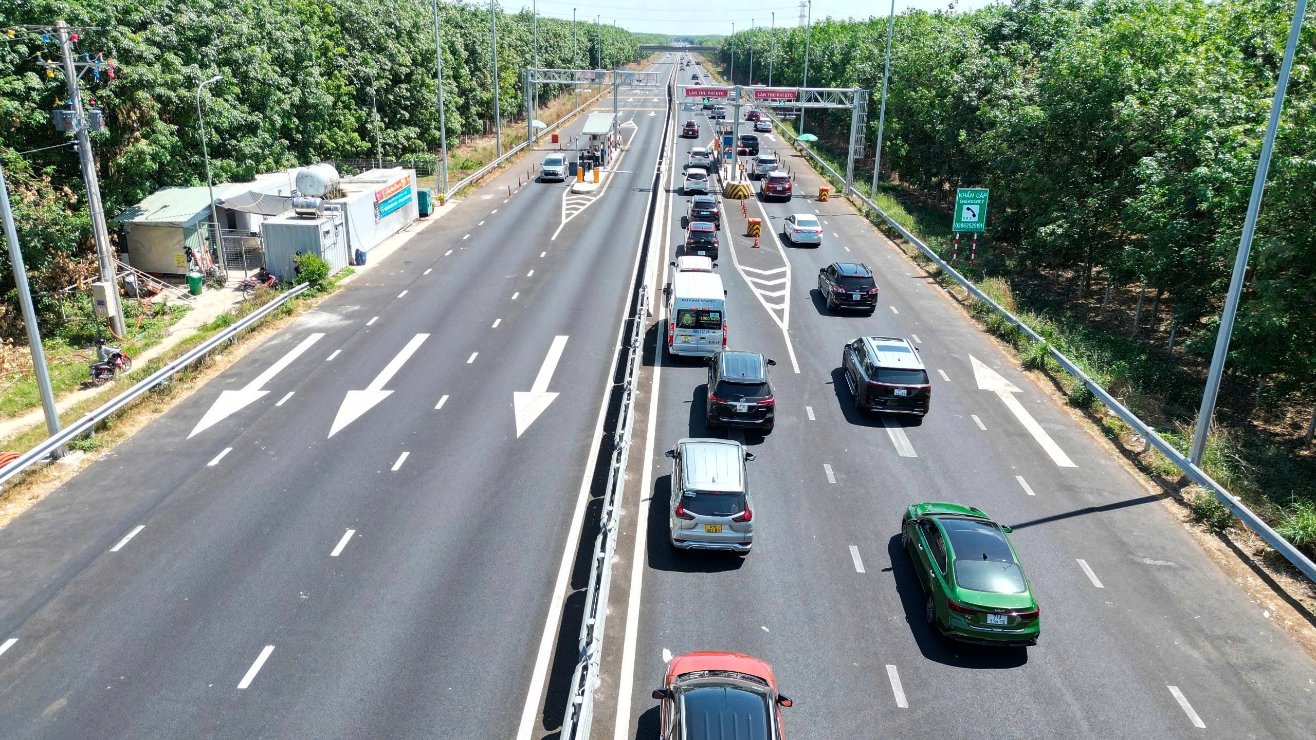 Tình huống nào dễ dẫn đến tai nạn liên hoàn khi lái xe trên cao tốc?- Ảnh 2.