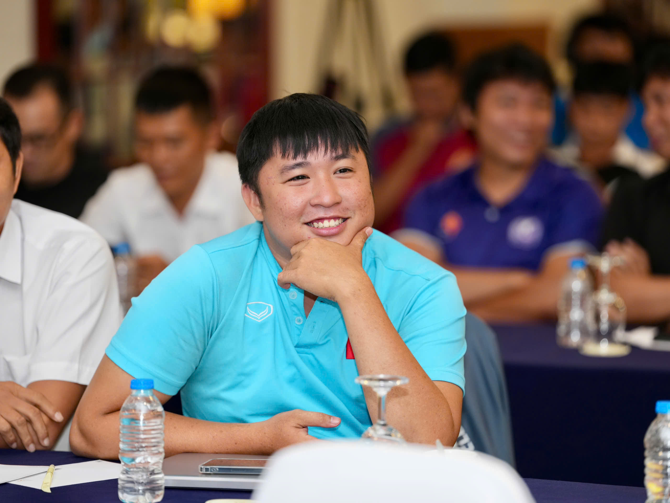 Vòng loại khu vực TP.HCM xuất hiện 3 'nhóm tử thần', HLV các trường xúc động...- Ảnh 6.