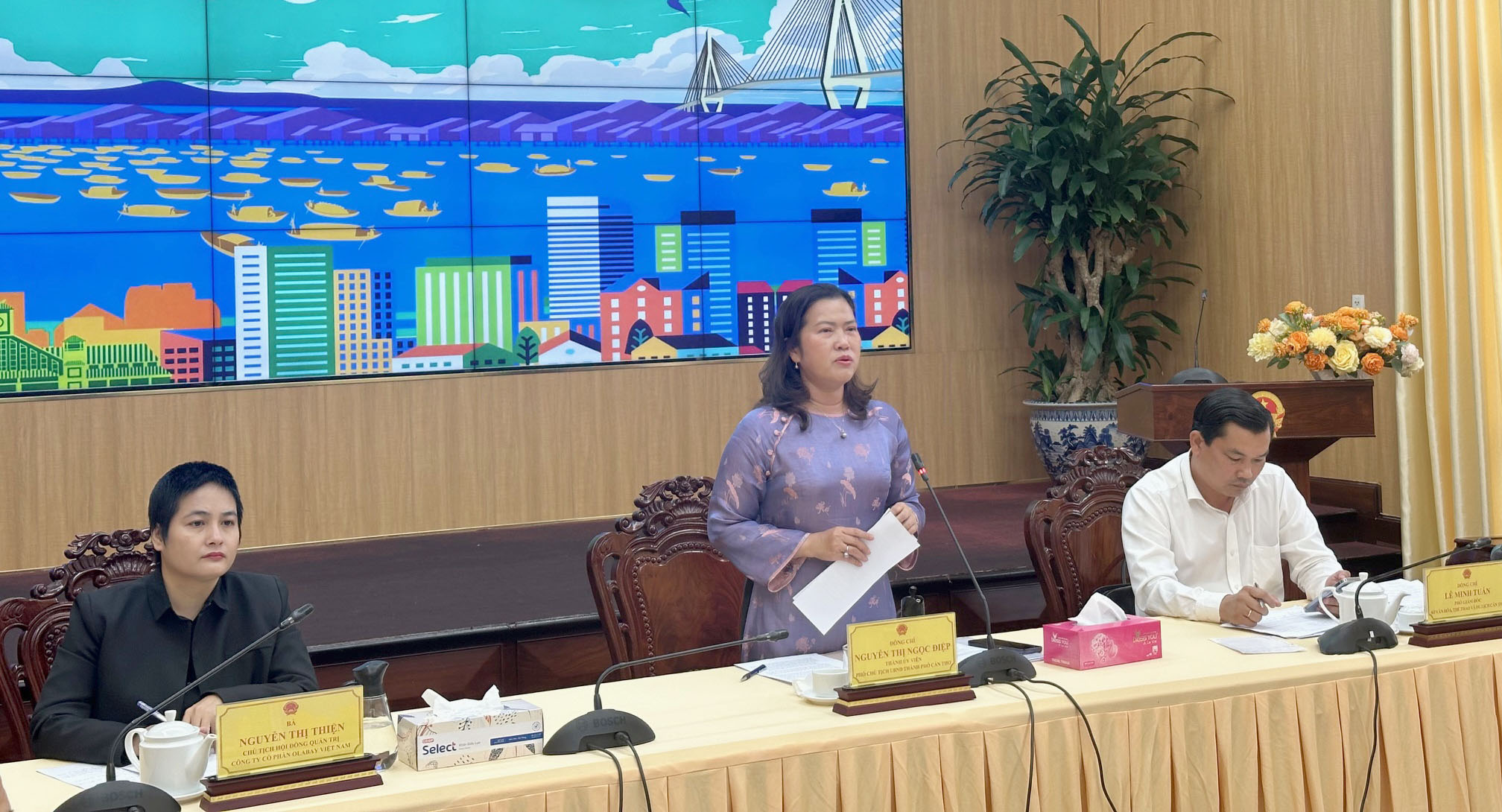 Sông nước Cần Thơ rộn ràng mùa lễ hội- Ảnh 2.