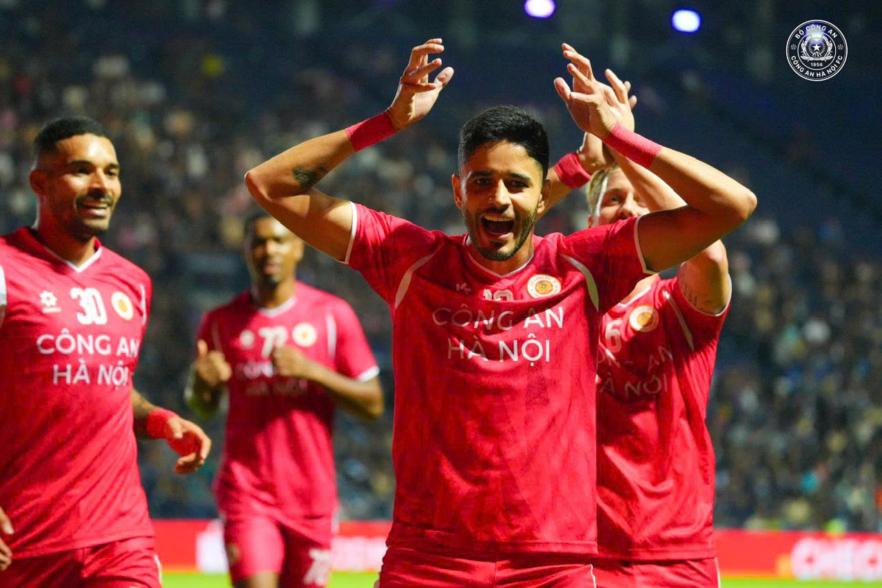 Đoàn Văn Hậu đá chính, CLB CAHN bị chia điểm đầy cay đắng vì dính phạt đền phút nhạy cảm- Ảnh 2.