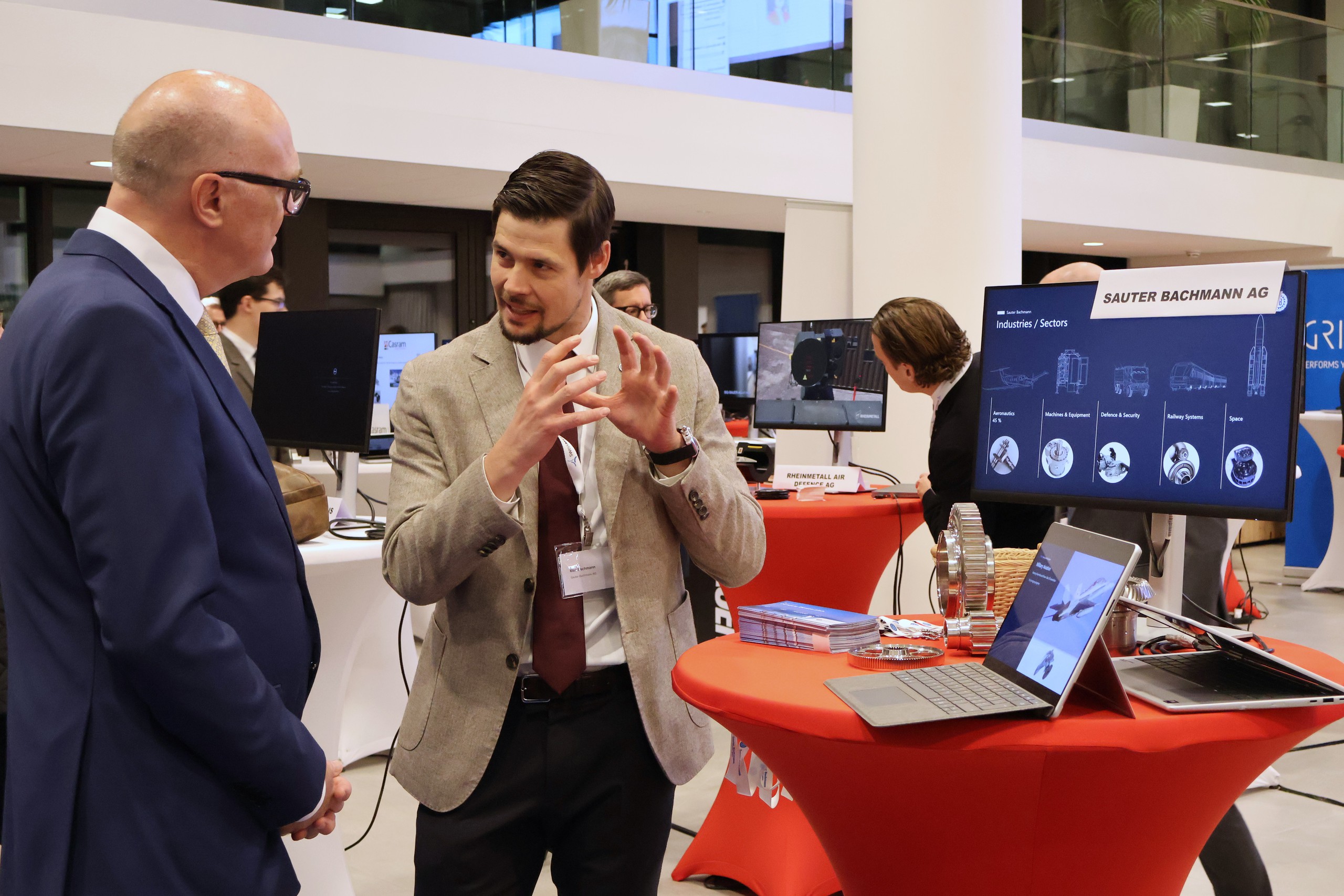 Lo ngại về an ninh, Thụy Sĩ sửa luật xuất khẩu vũ khí - Ảnh 5.