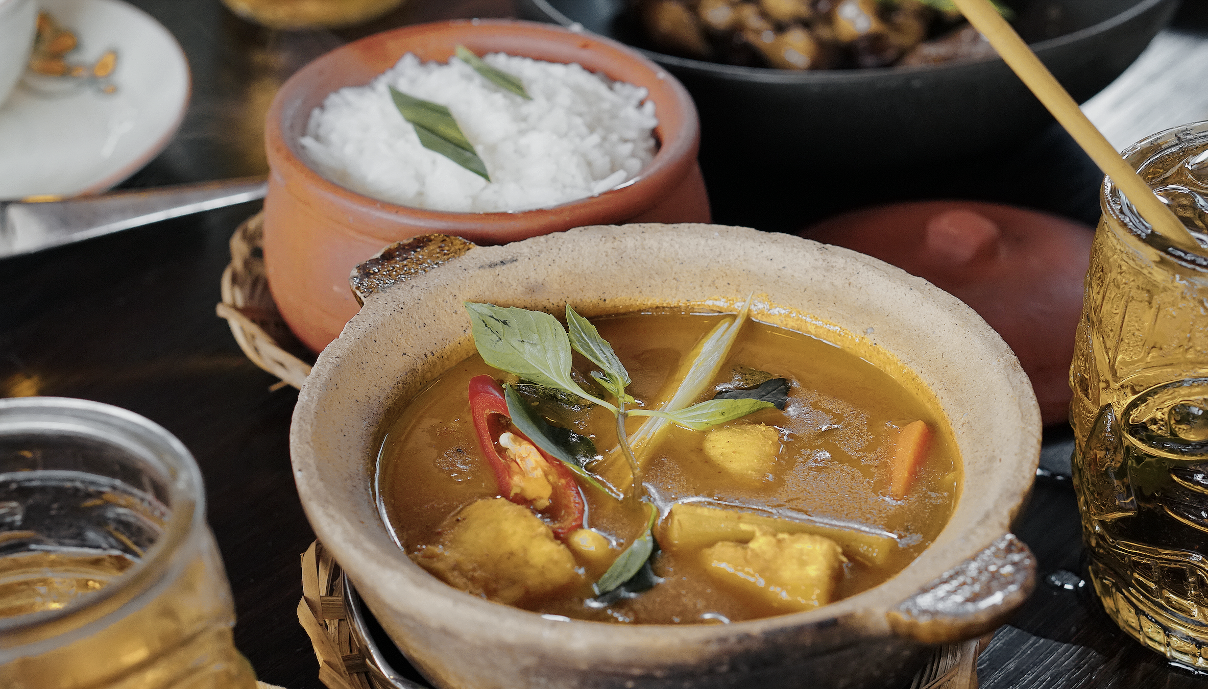 Sếp nữ bỏ lương 254 triệu / tháng mở quán chay Shamballa tìm kiếm bình an - Ảnh 7.