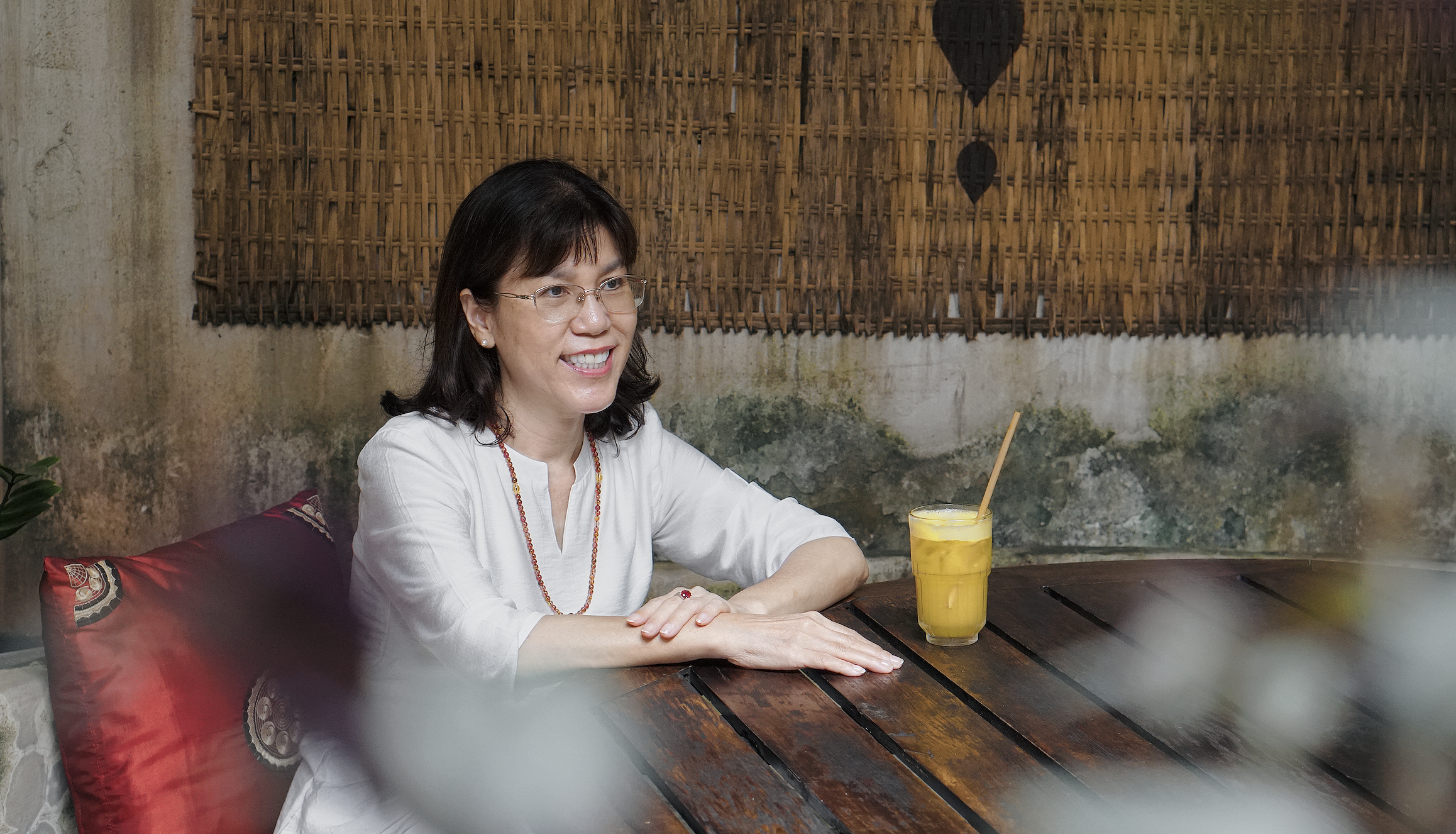 Sếp nữ bỏ lương 254 triệu / tháng mở quán chay Shamballa tìm kiếm bình an - Ảnh 1.