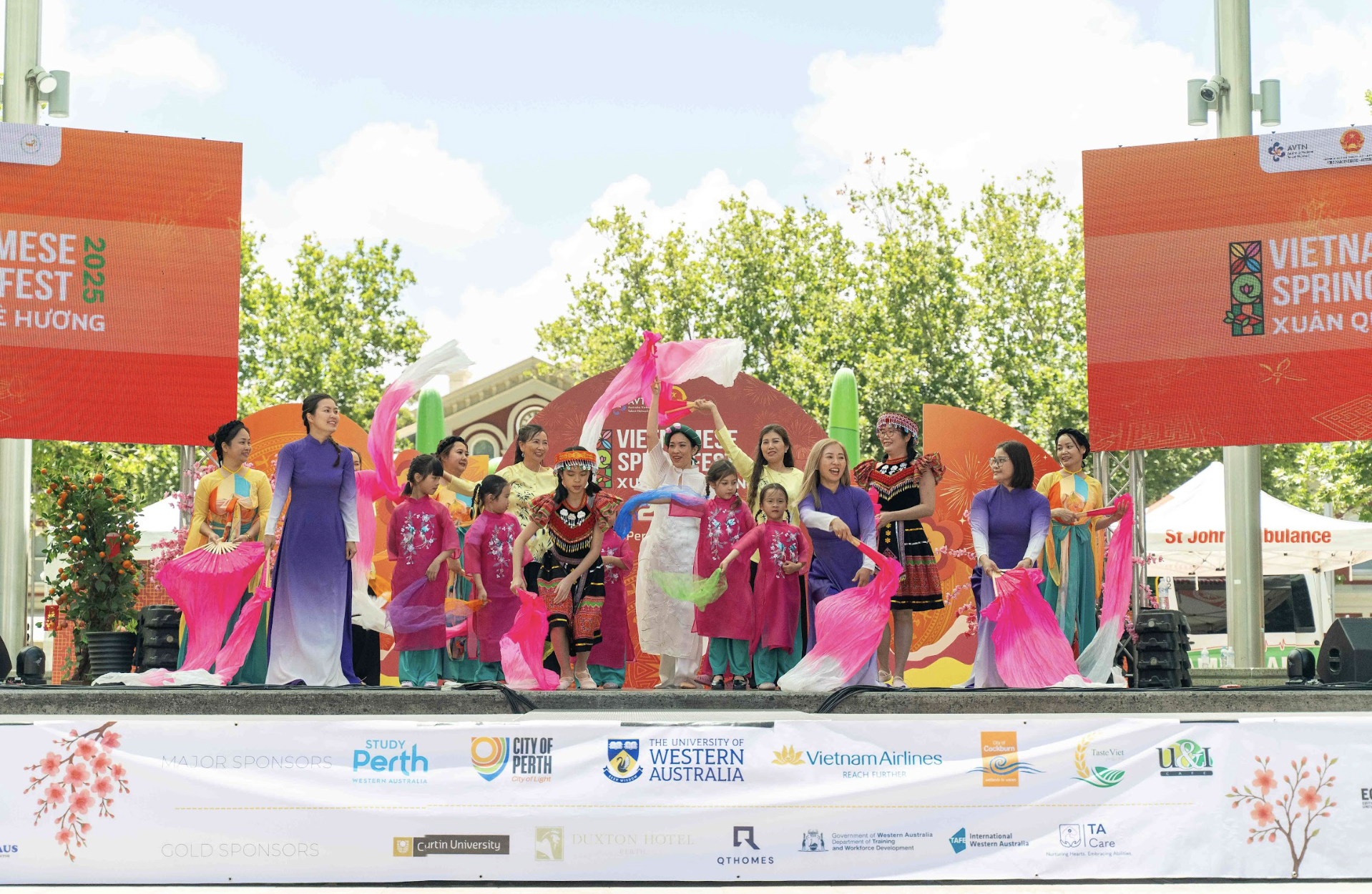Xuân Quê hương 2025 tại Perth, Tây Úc: Hướng về bà con miền Trung lũ lụt - Ảnh 8.