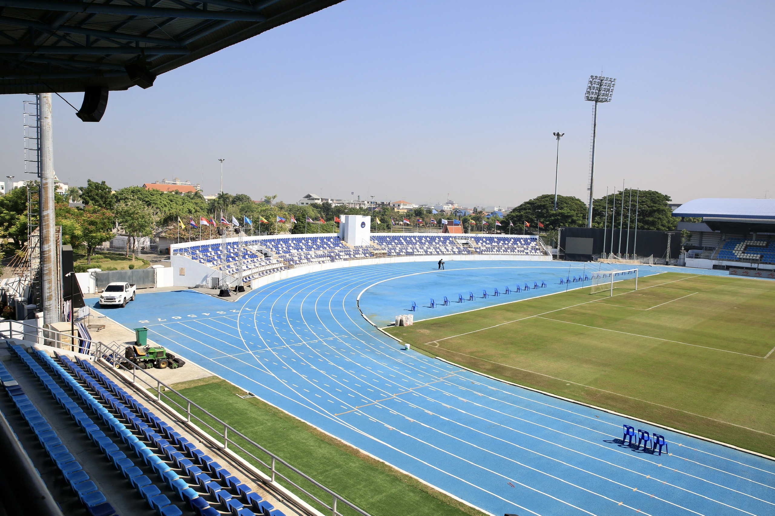 Có gì lạ ở nơi đội tuyển nữ Việt Nam đại chiến Philippines, Myanmar: Sân vẫn chưa sửa xong- Ảnh 5.