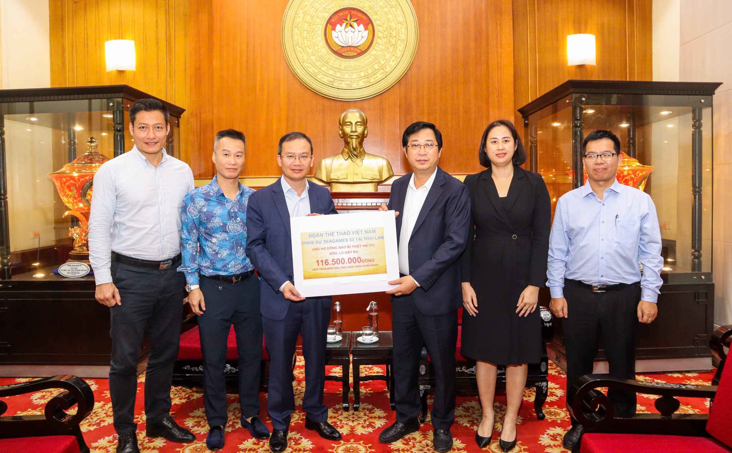 Đoàn thể thao Việt Nam ủng hộ hơn 110 triệu đồng trước ngày dự SEA Games 33- Ảnh 1.