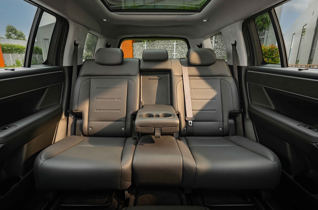 Hyundai Santa Fe tại Việt Nam có thêm bản hybrid, giá 1,369 tỉ đồng- Ảnh 8. Hyundai Santa Fe tại Việt Nam có thêm bản hybrid, giá 1,369 tỉ đồng- Ảnh 8.