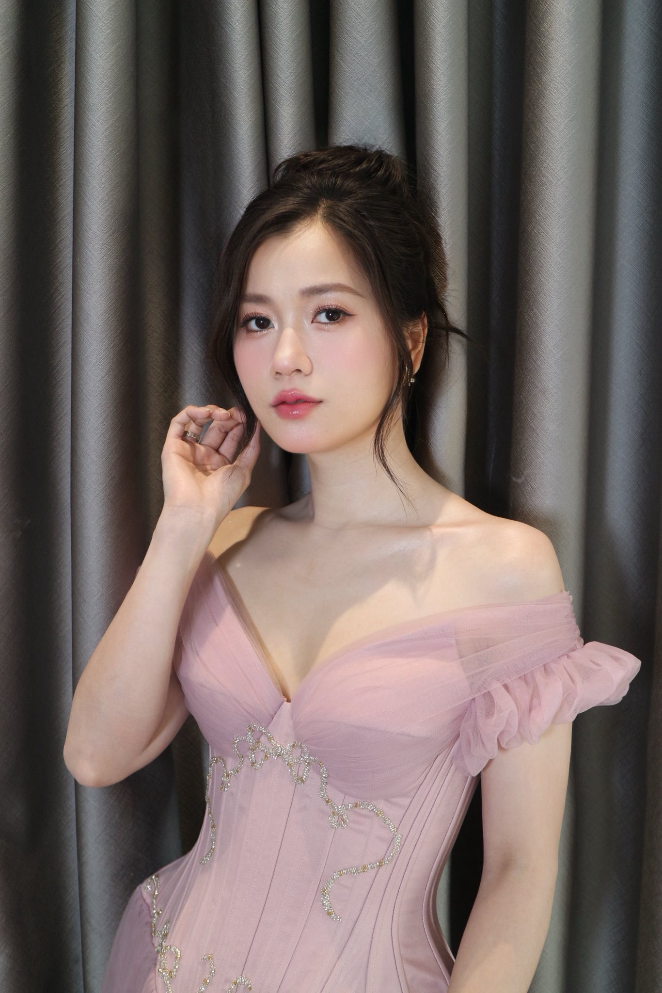 Hình ảnh Lâm Vỹ Dạ sau khi giảm cân gây 'sốt' - Ảnh 7.