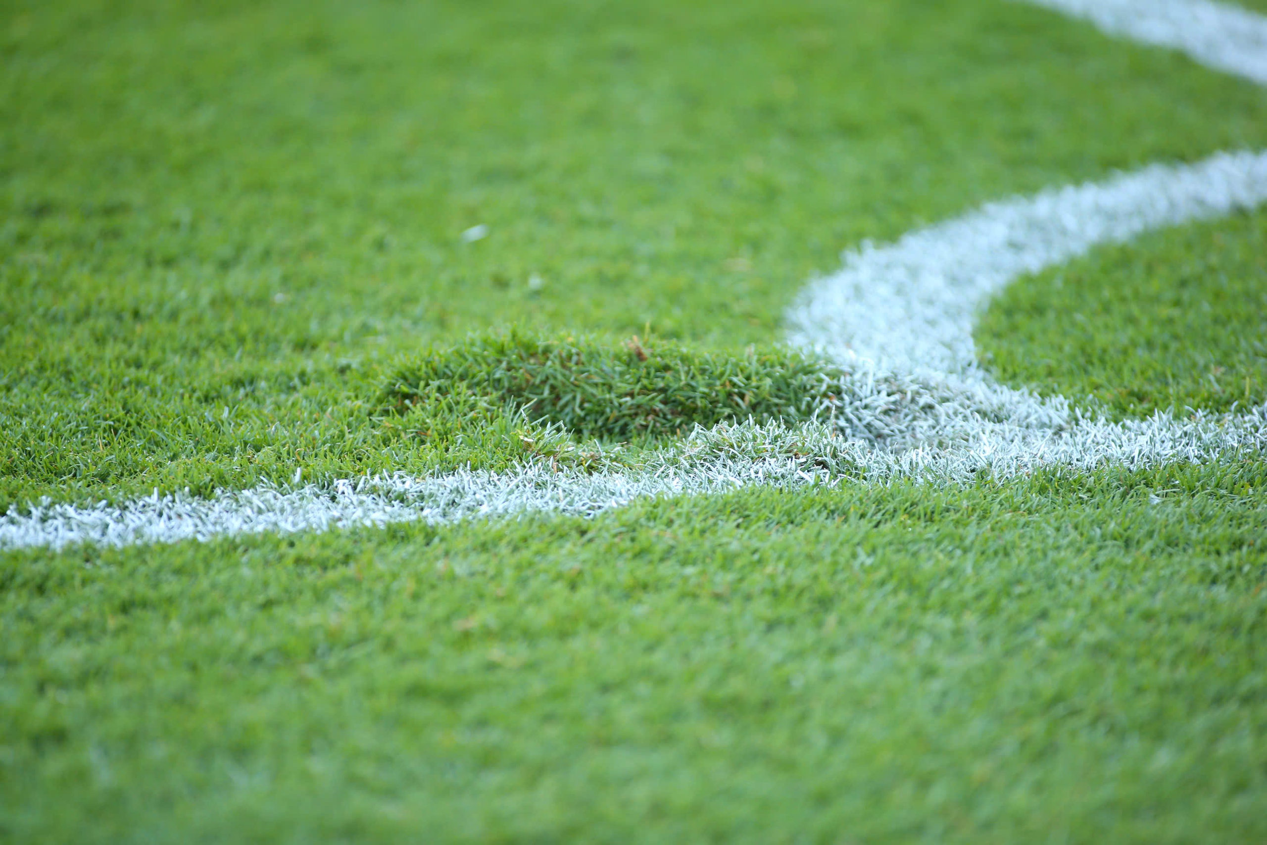 Sân Rajamangala được cải tạo hơn 100 tỉ đồng vẫn dính một loạt trục trặc nghiêm trọng- Ảnh 2.