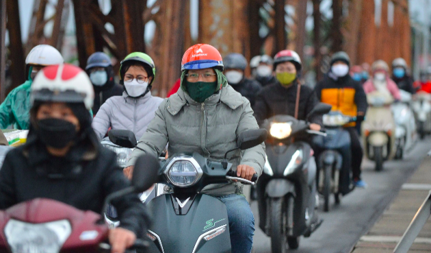 Dự báo thời tiết hôm nay: Miền Bắc trời rét sâu hơn, miền Trung mưa lớn - Ảnh 1.