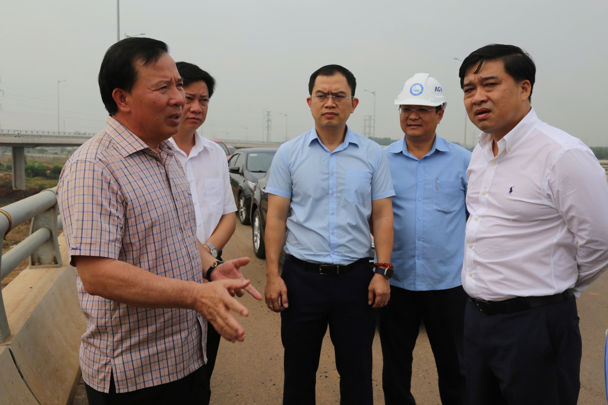 Chủ tịch UBND tỉnh Đồng Nai kiểm tra tình hình giao thông quốc lộ 51 - Ảnh 2.