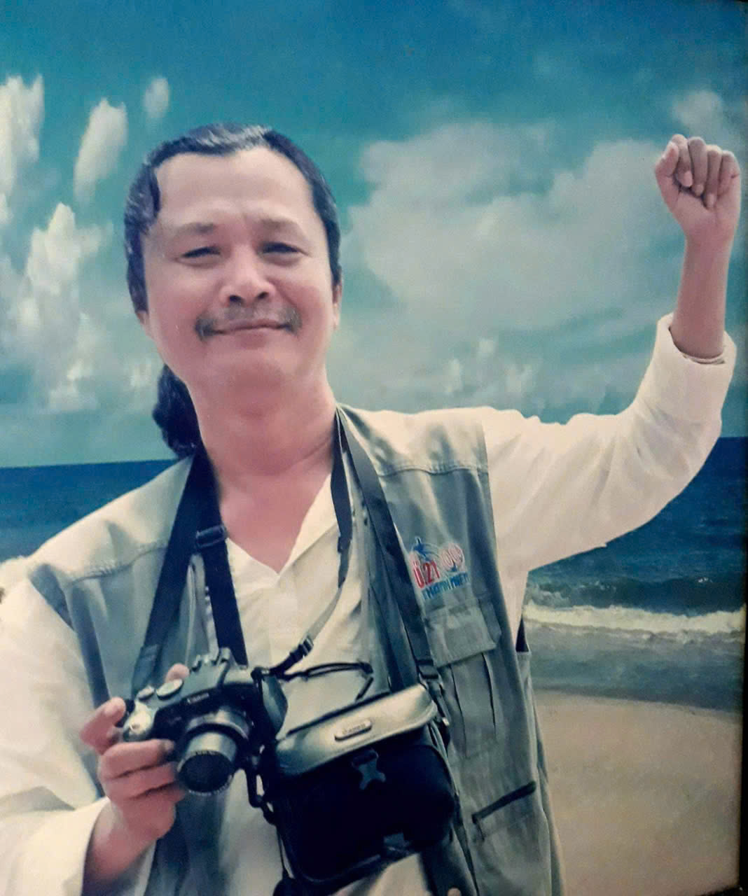 Lẵng hoa tưởng nhớ những người đã khuất- Ảnh 3. Lẵng hoa tưởng nhớ những người đã khuất- Ảnh 3.