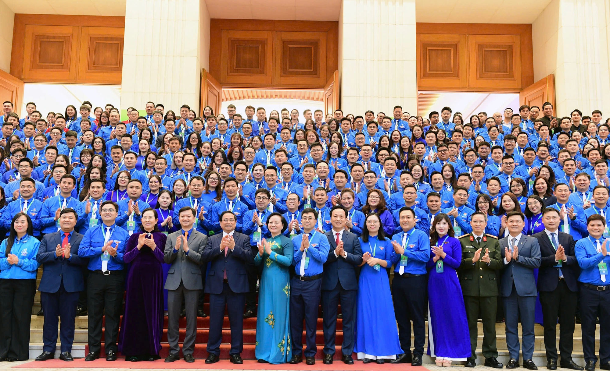 Thủ tướng Phạm Minh Chính chia sẻ suy nghĩ của mình với thanh niên Chính phủ- Ảnh 2. Thủ tướng Phạm Minh Chính chia sẻ suy nghĩ của mình với thanh niên Chính phủ- Ảnh 2.