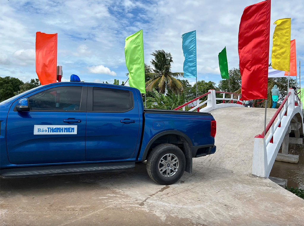 Chỉ c&oacute; ở Thanh Ni&ecirc;n: Những c&acirc;y cầu bừng s&aacute;ng v&ugrave;ng qu&ecirc;- Ảnh 5.