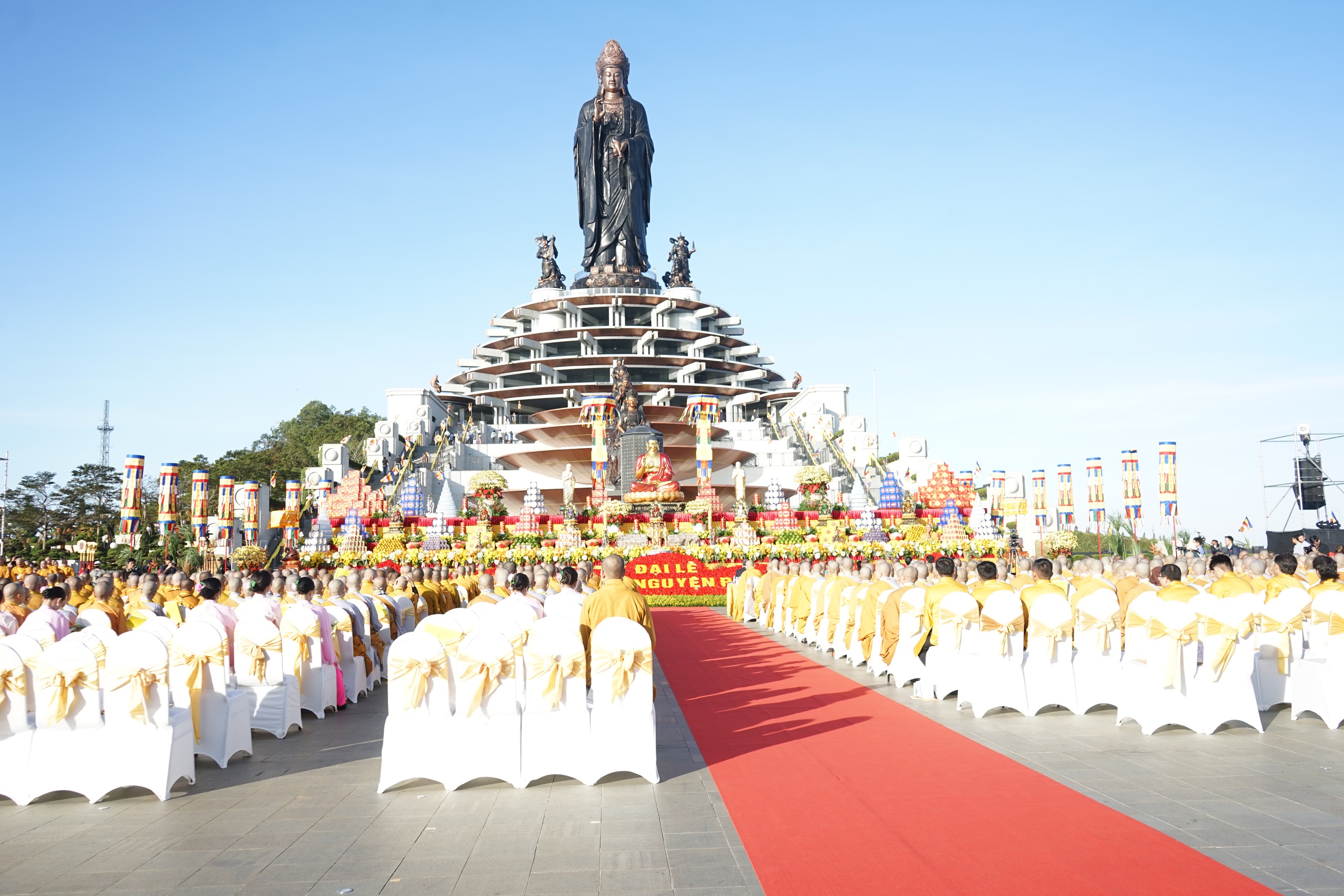 Đại lễ cầu quốc thái dân an trên đỉnh núi Bà Đen- Ảnh 1. Đại lễ cầu quốc thái dân an trên đỉnh núi Bà Đen- Ảnh 1.