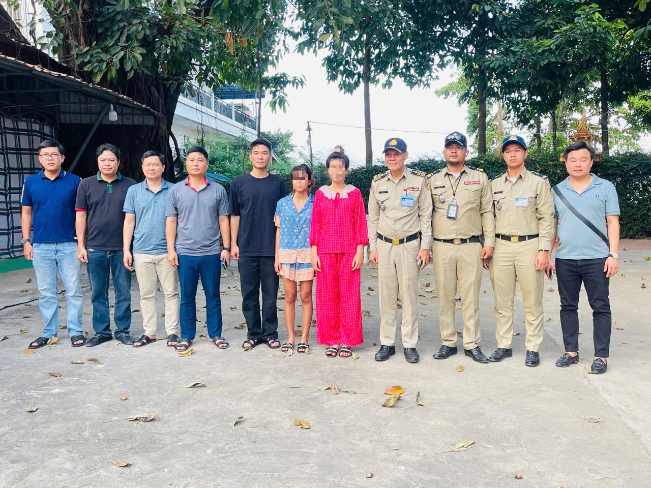 Giải cứu 2 thiếu nữ 14 tuổi bị lừa bán sang Campuchia với giá 60 triệu đồng - Ảnh 2.