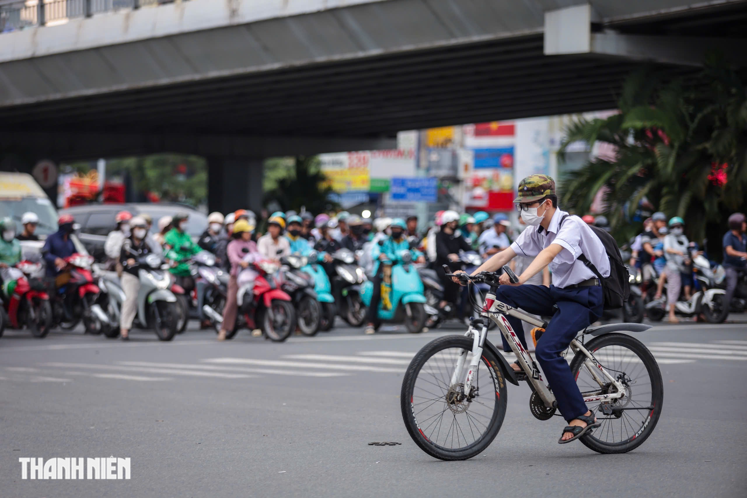 Sau 980.000 trường hợp vi phạm, giao thông TP.HCM thay đổi thế nào với Nghị định 168/2024 - Ảnh 2.