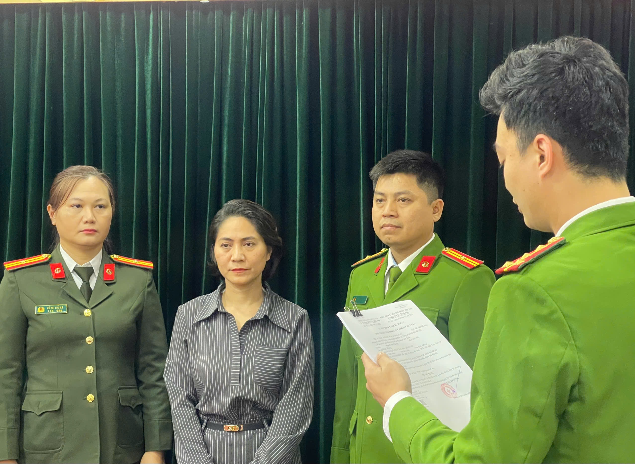 Bắt giám đốc công ty tổ chức show ‘Về đây bốn cánh chim trời’- Ảnh 1. Bắt giám đốc công ty tổ chức show ‘Về đây bốn cánh chim trời’- Ảnh 1.