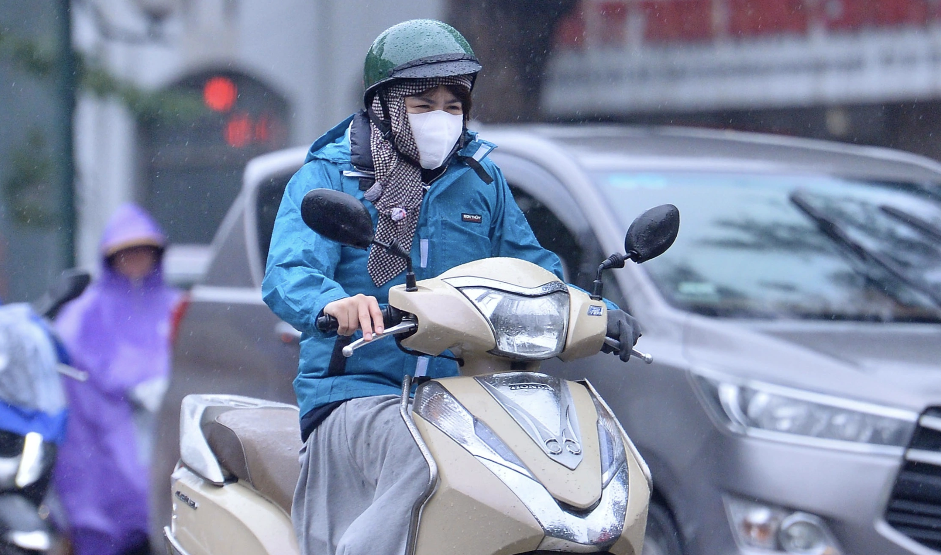 Không khí lạnh cực mạnh tràn xuống miền Bắc, 6 tỉnh miền Trung mưa rào- Ảnh 1. Không khí lạnh cực mạnh tràn xuống miền Bắc, 6 tỉnh miền Trung mưa rào- Ảnh 1.