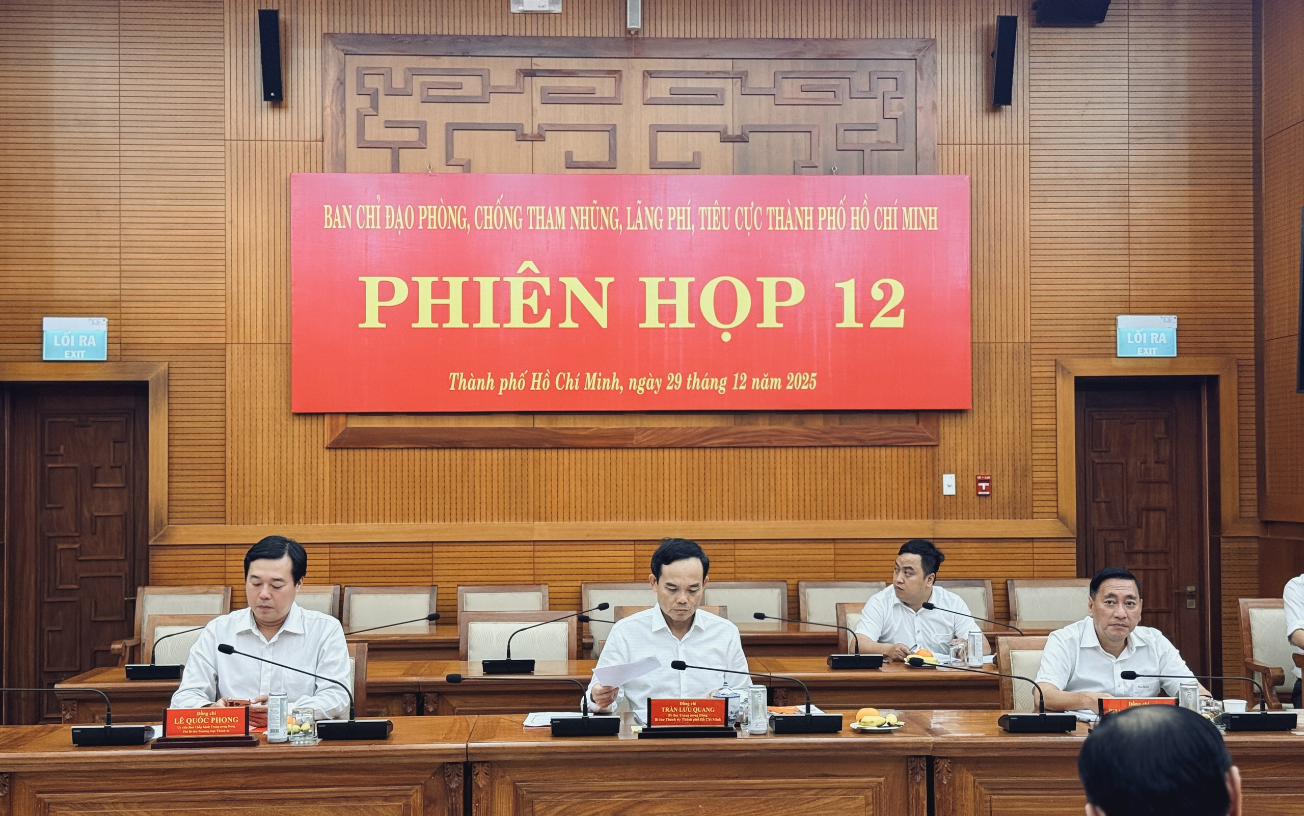 Phiên họp 12 của Ban Chỉ đạo phòng, chống tham nhũng, lãng phí, tiêu cực TP.HCM diễn ra chiều 29.12 - Ảnh 1.