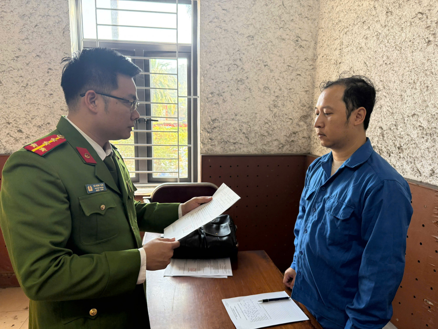 Chuyên viên quản lý đất đai chiếm đoạt tiền của người dân- Ảnh 1.