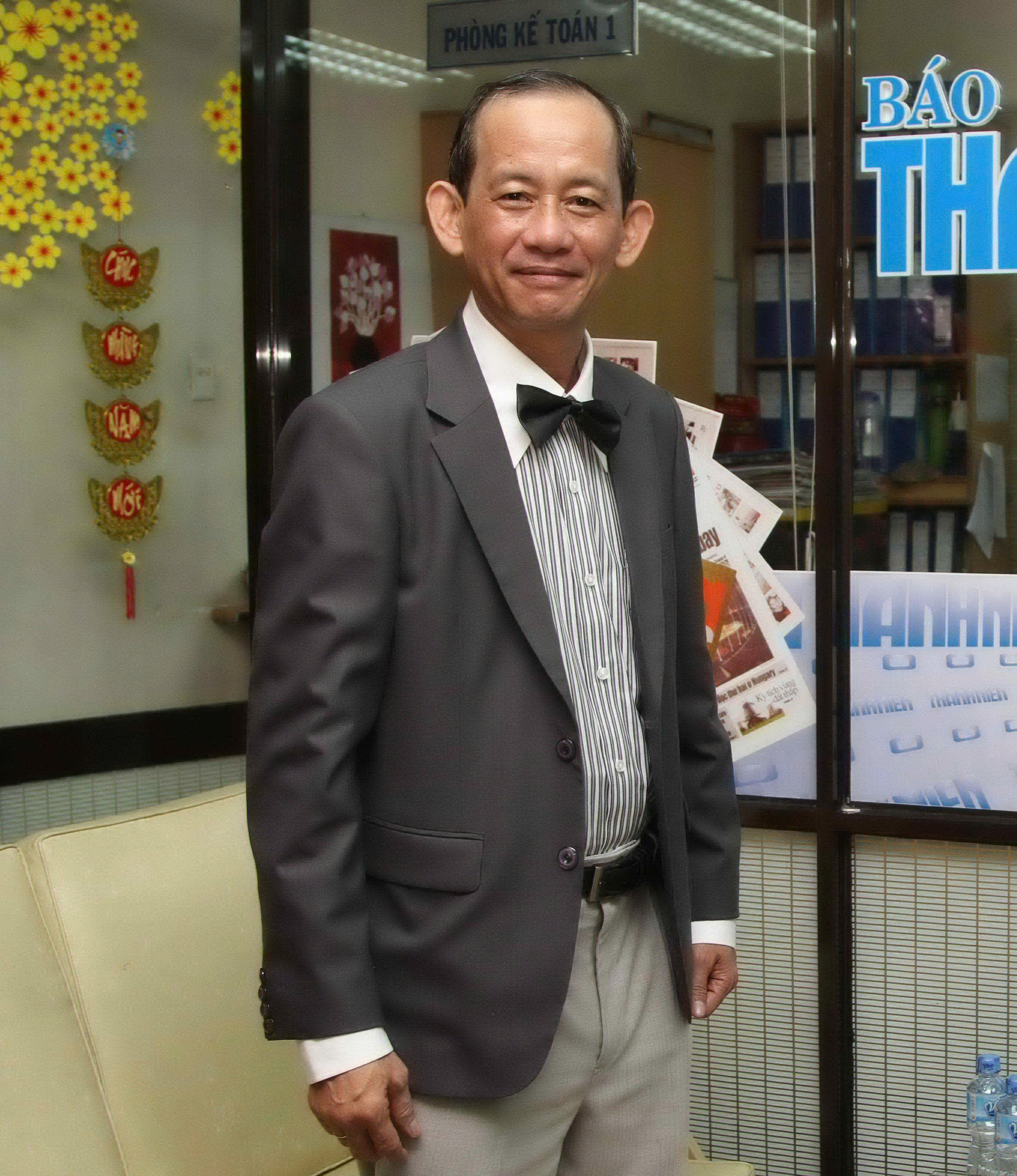 Lẵng hoa tưởng nhớ những người đã khuất- Ảnh 6. Lẵng hoa tưởng nhớ những người đã khuất- Ảnh 6.