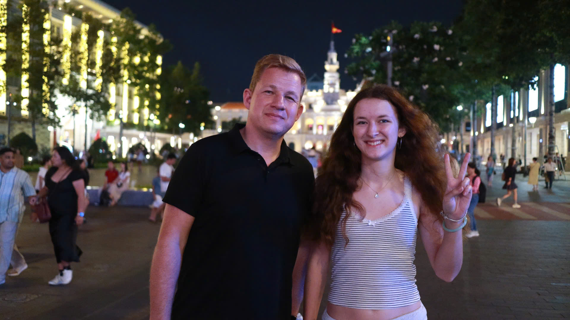 Kh&aacute;ch nước ng&ograve;ai đ&oacute;n giao thừa 2026 tại tp . Hcm: Kh&ocirc;ng kh&iacute; lễ hội s&ocirc;i động - Ảnh 4.