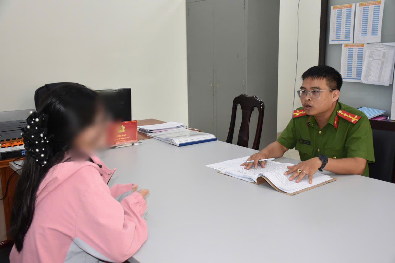 ‘Bắt cóc online’: Vì sao nhóm lừa đảo có thể điều khiển nạn nhân?- Ảnh 3.