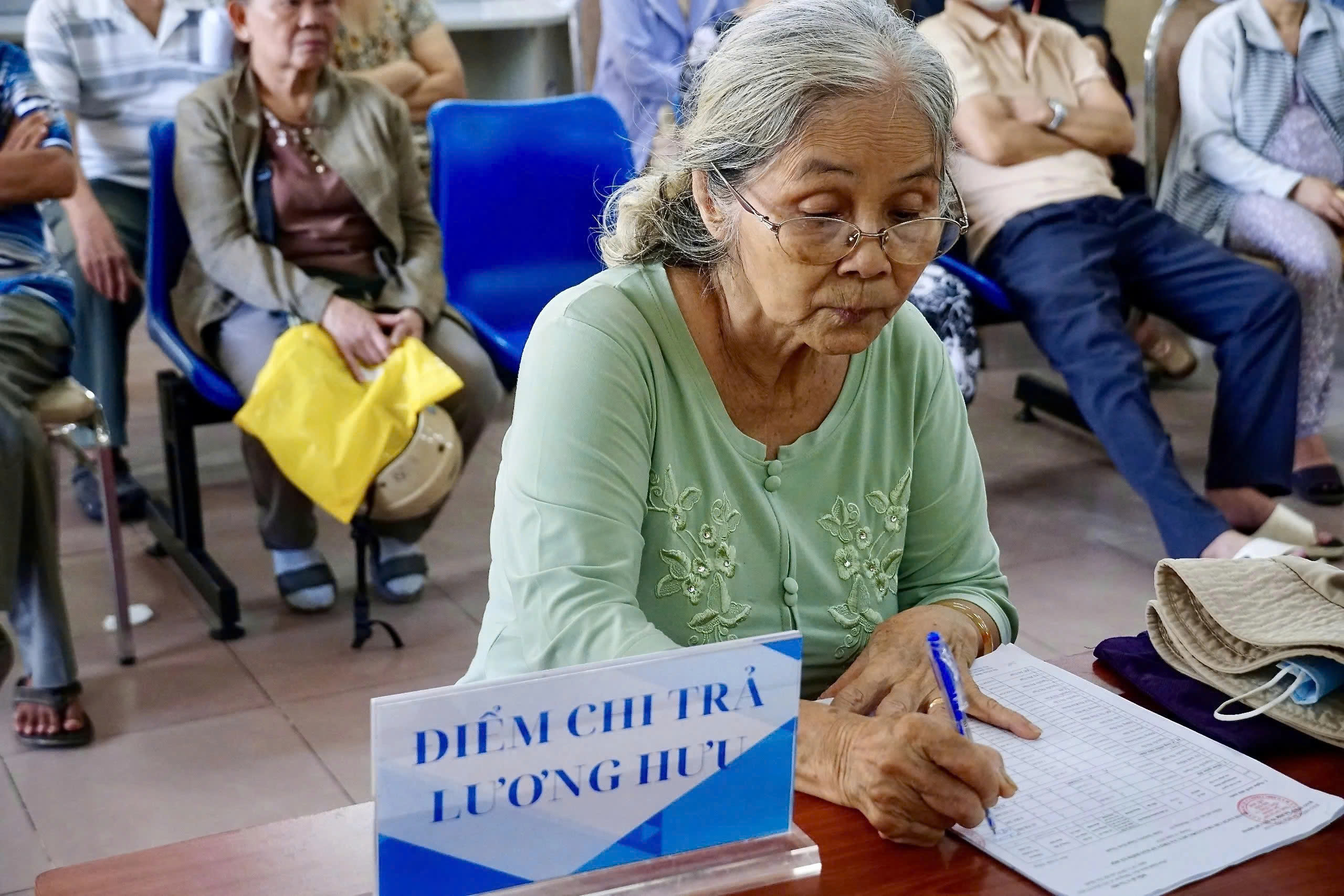 TP.HCM: Lịch chi trả lương hưu tháng 1.2026 lùi ngày vì nghỉ tết dương lịch - Ảnh 1.