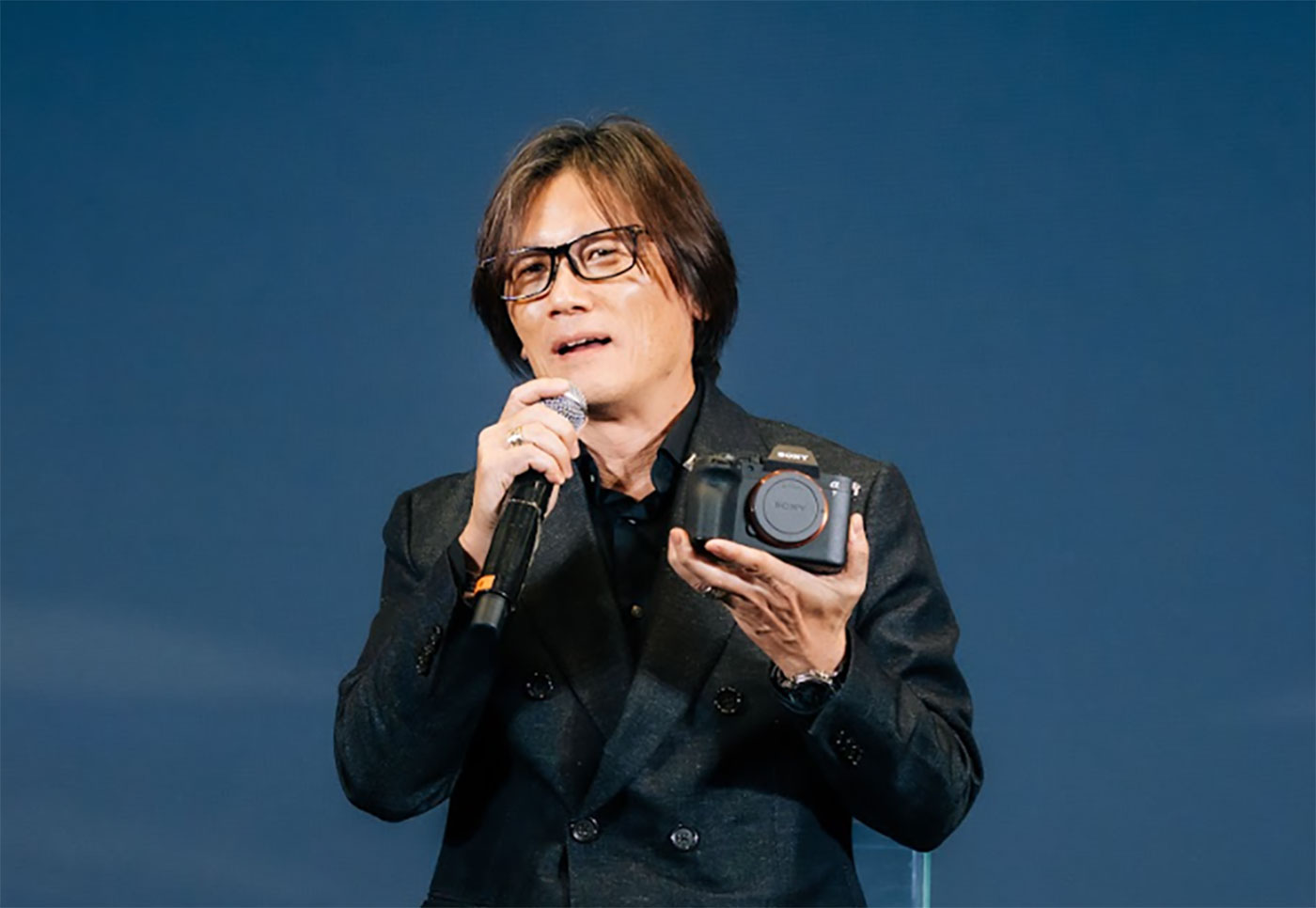 Sony ra mắt máy ảnh Alpha 7 V: Bứt phá sức mạnh AI và tốc độ  - Ảnh 1.