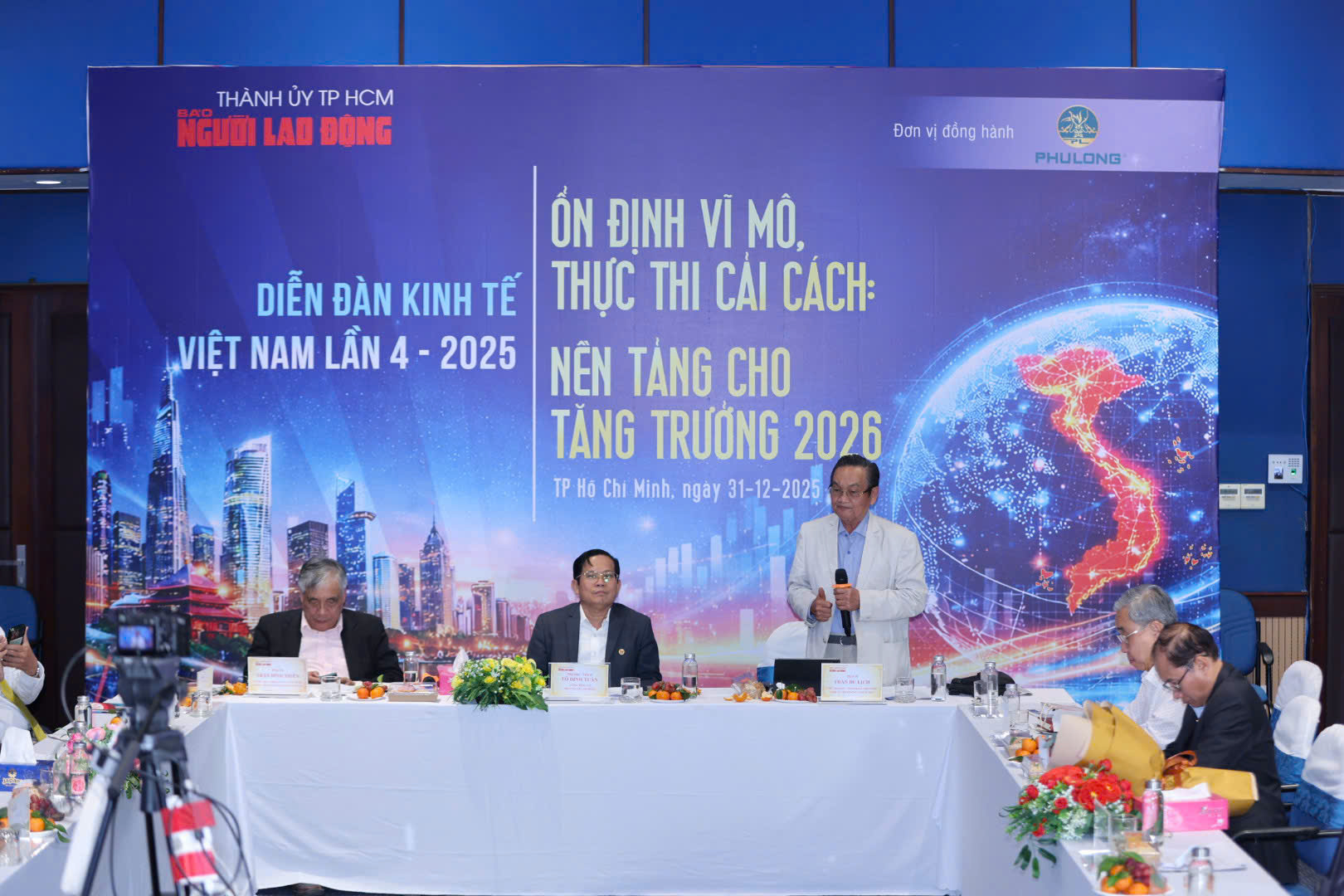 Ổn định vĩ mô để kinh tế tăng trưởng hai con số trong năm 2026- Ảnh 1. Ổn định vĩ mô để kinh tế tăng trưởng hai con số trong năm 2026- Ảnh 1.