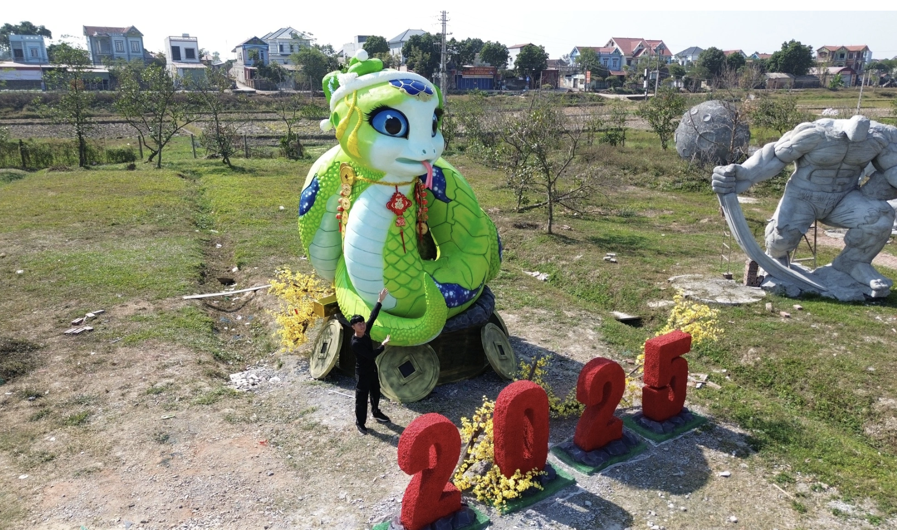 Linh vật 'Ngựa Vui Vẻ' bất ngờ g&acirc;y sốt trước giao thừa 2026: 'Qu&aacute; dễ thương!' - Ảnh 8.