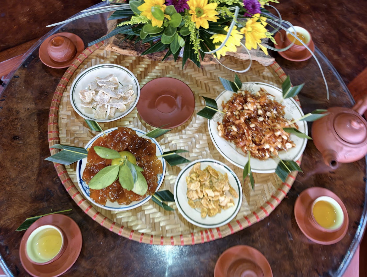 Đầu năm về làng du lịch mới toanh ở miền Tây 'thắt lá, bắt vịt'- Ảnh 2.