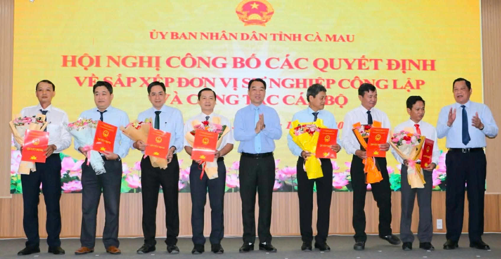 Cà Mau công bố 21 giám đốc, phó giám đốc ban quản lý dự án hợp nhất - Ảnh 4.