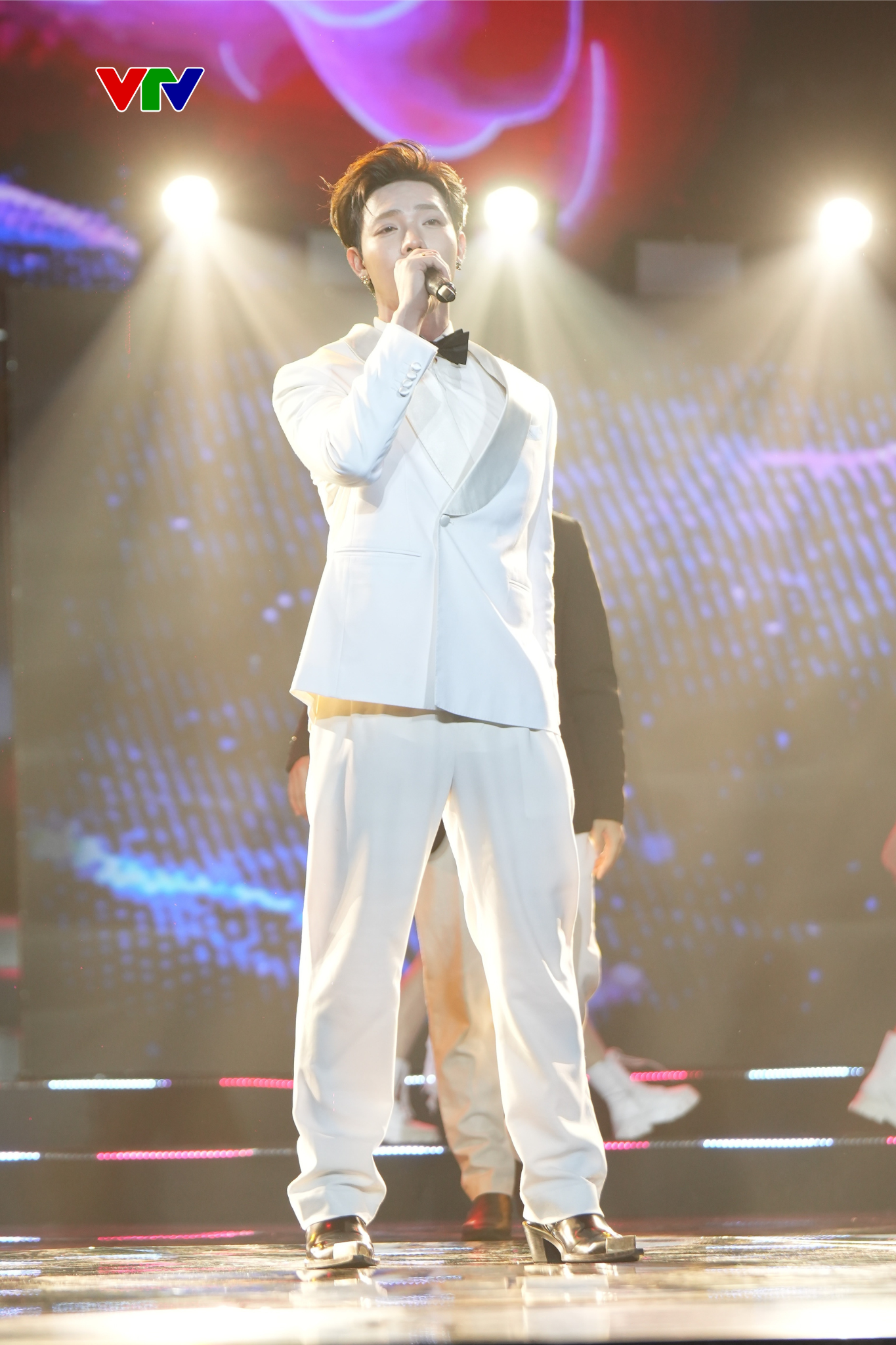 Erik, Văn Mai Hương góp mặt trong 'Bản giao hưởng Việt Nam - Chào năm mới 2026'- Ảnh 2.