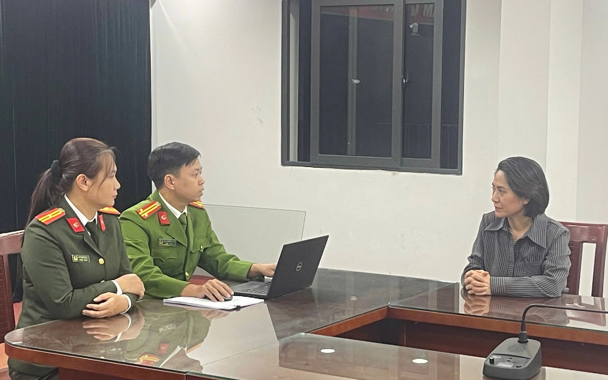 Nữ giám đốc công ty tổ chức show ‘Về đây bốn cánh chim trời’ khai gì?- Ảnh 1.