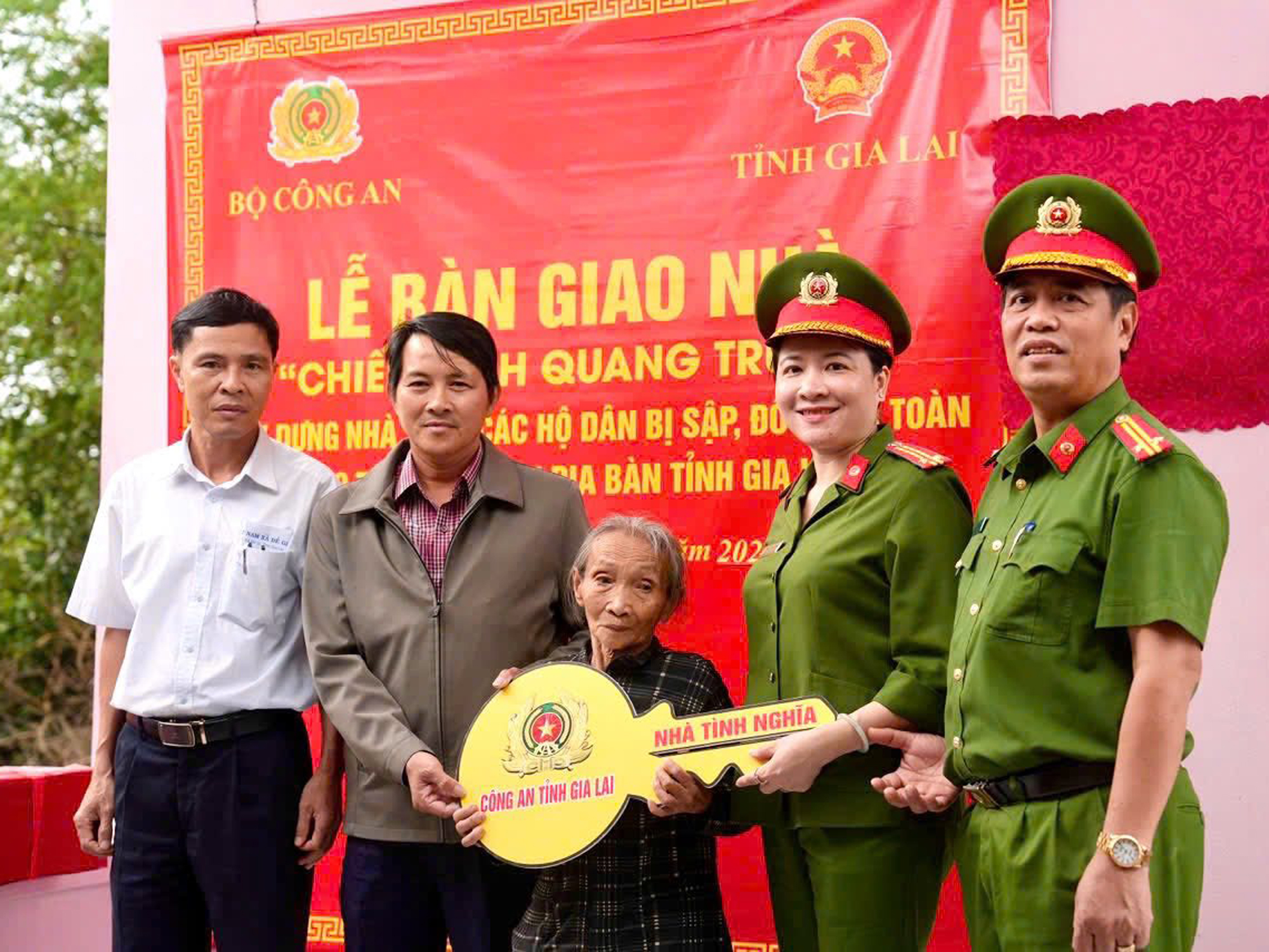 Gia Lai đã hồi sinh gần 30.000 mái ấm nhờ Chiến dịch Quang Trung - Ảnh 1.