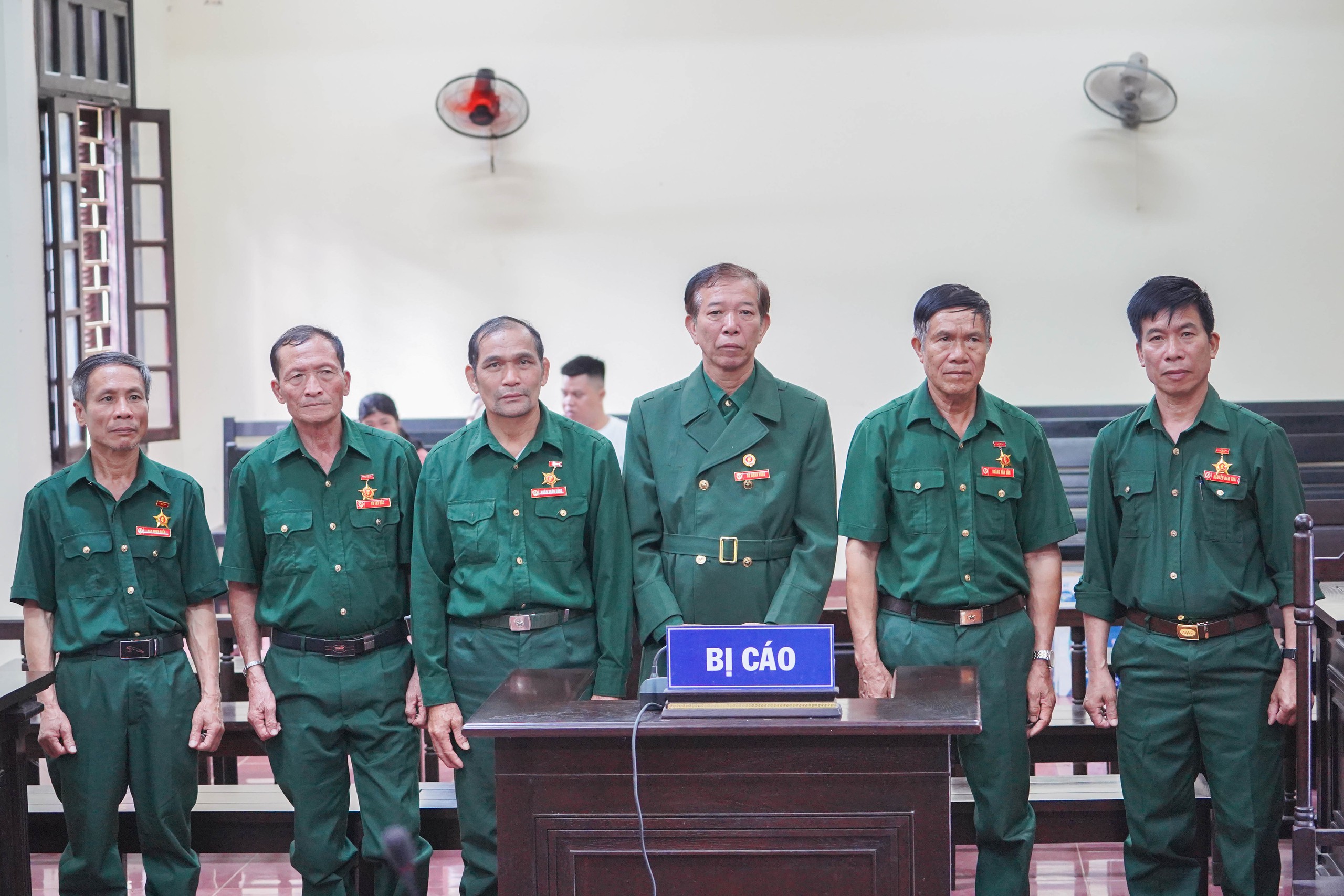 Tòa tiếp tục xét xử lần 3 vụ 6 cựu chiến binh kêu oan khi ra tù - Ảnh 1.