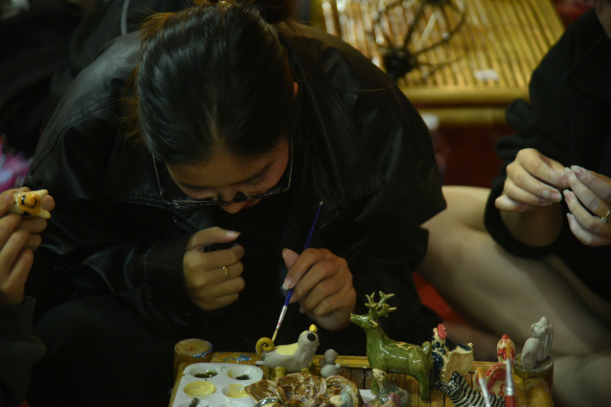 Giao thừa 2026: Đ&agrave; Nẵng đ&ocirc;ng nghẹt xe cộ, phố phường kh&ocirc;ng ngủ - Ảnh 6.