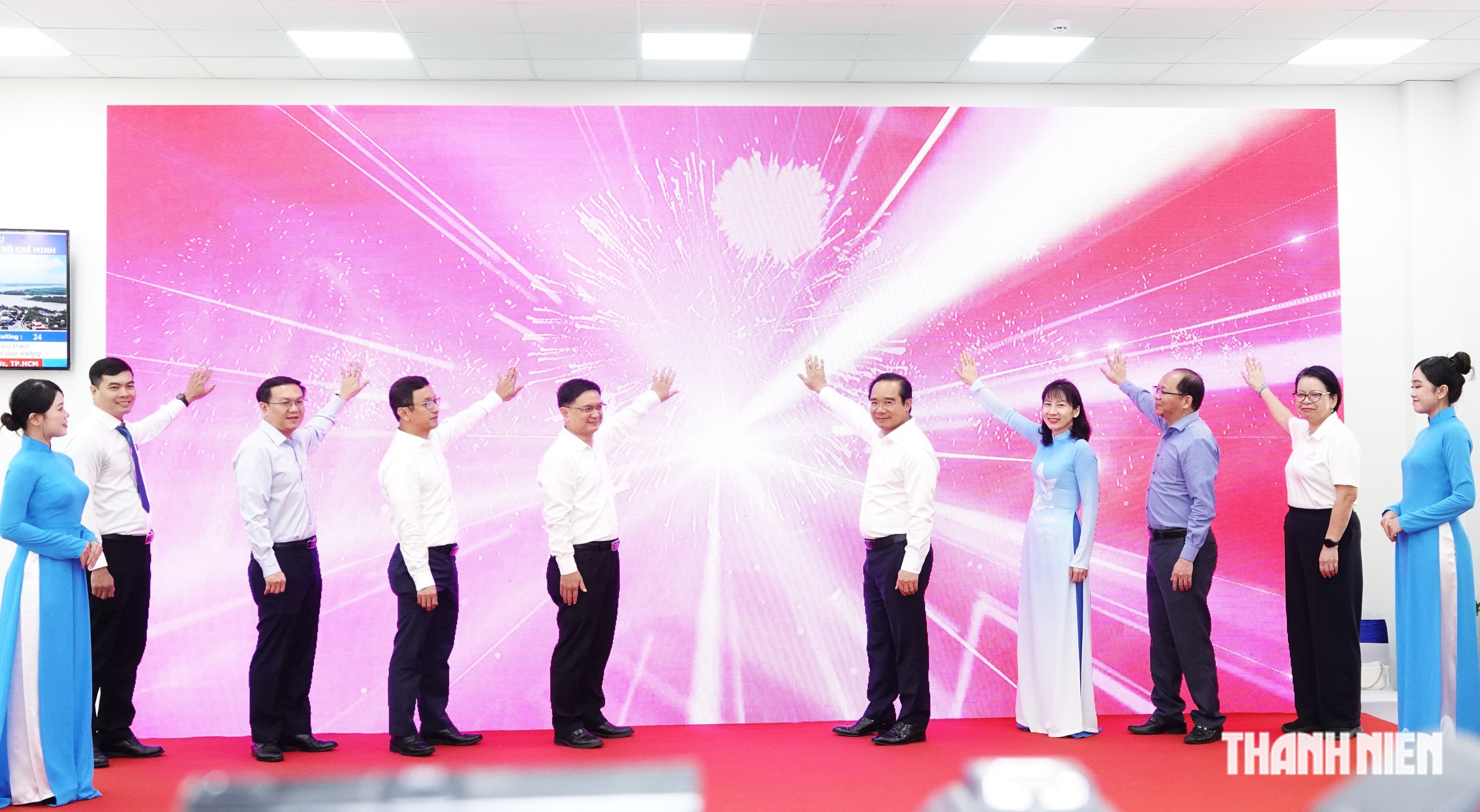 Ra mắt Trung t&acirc;m Phục vụ h&agrave;nh ch&iacute;nh c&ocirc;ng TP.HCM - Ảnh 6.